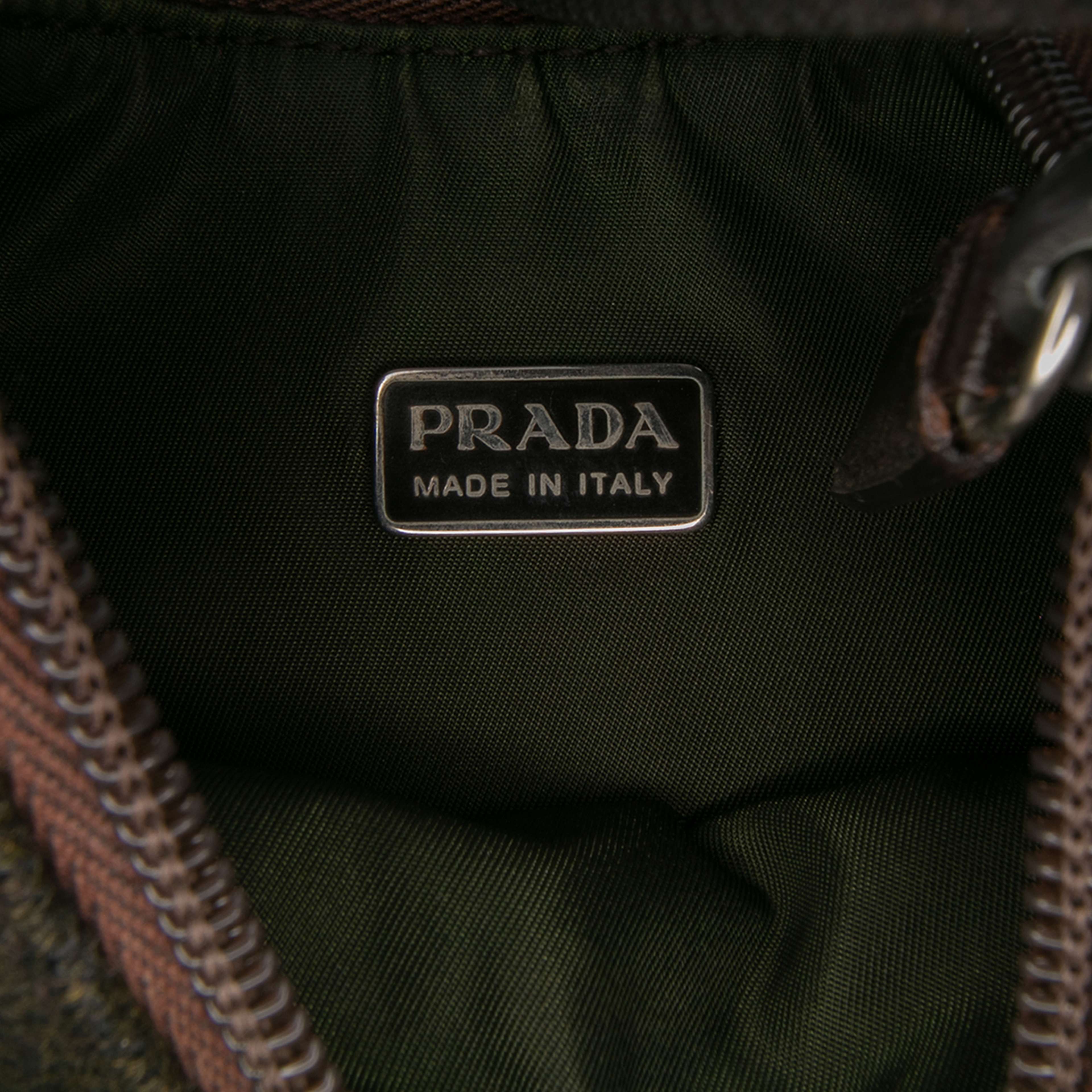 Prada Wool Sport Handbag, från Luxclusif, i färgen dark khaki.