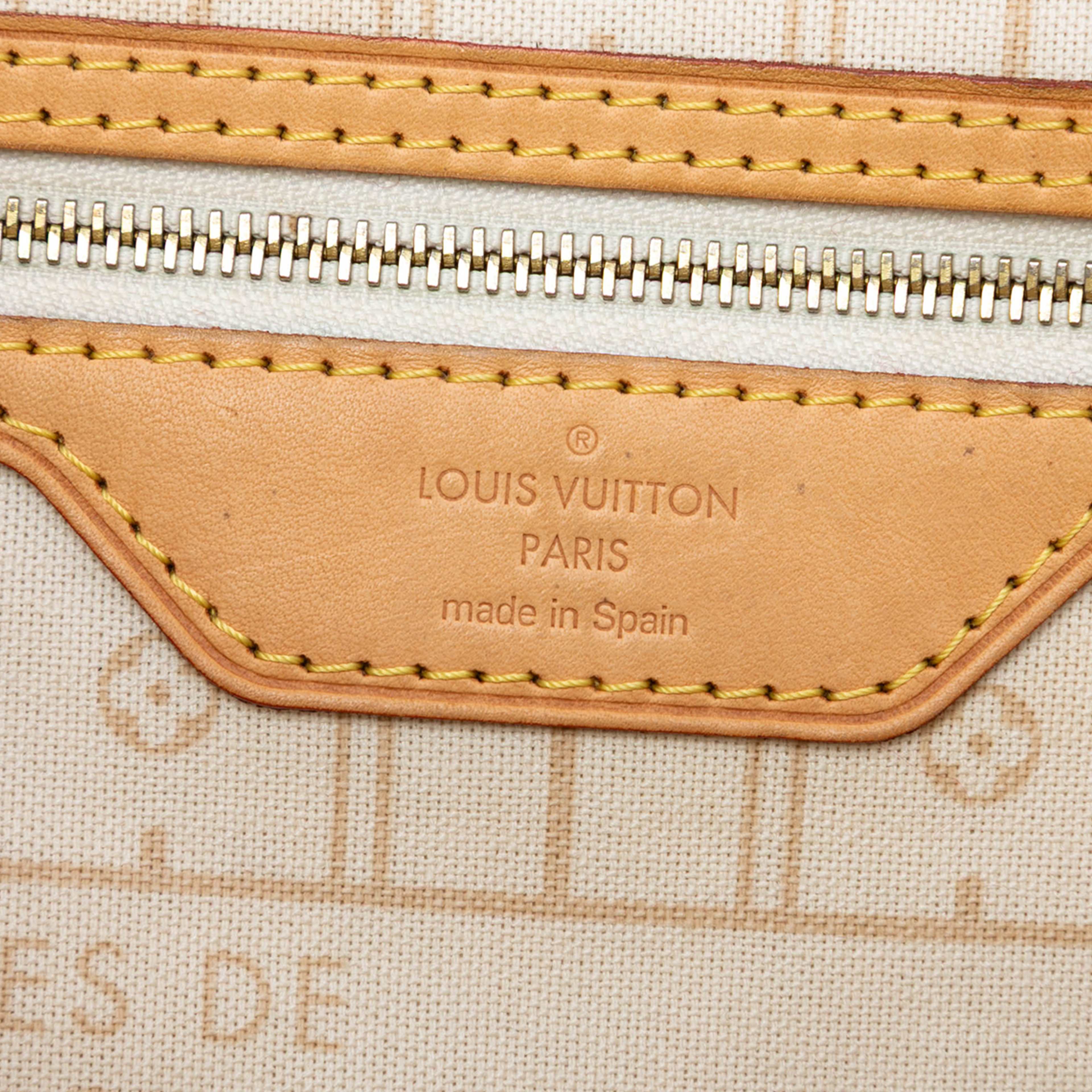 Louis Vuitton Damier Azur Neverfull Mm, från Luxclusif, i färgen vit. Klicka för att öppna bilden i stort format
