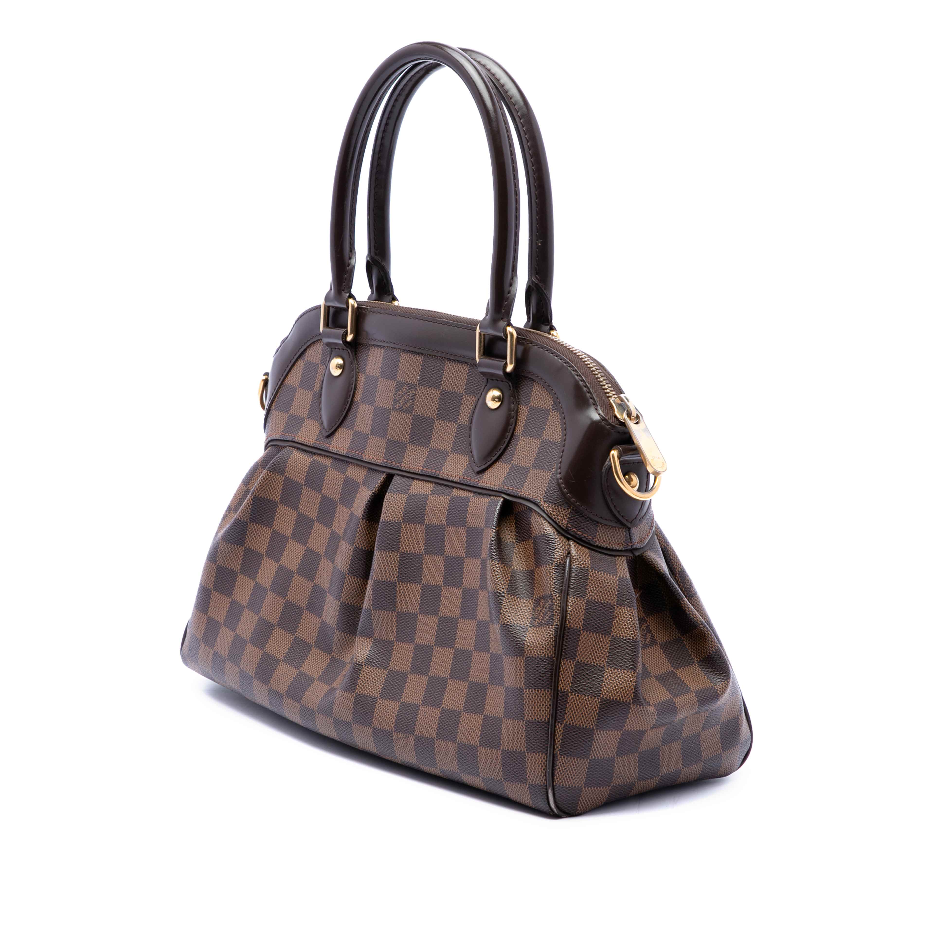 Louis Vuitton Damier Ebene Trevi Pm, från Luxclusif, i färgen brun. Klicka för att öppna bilden i stort format