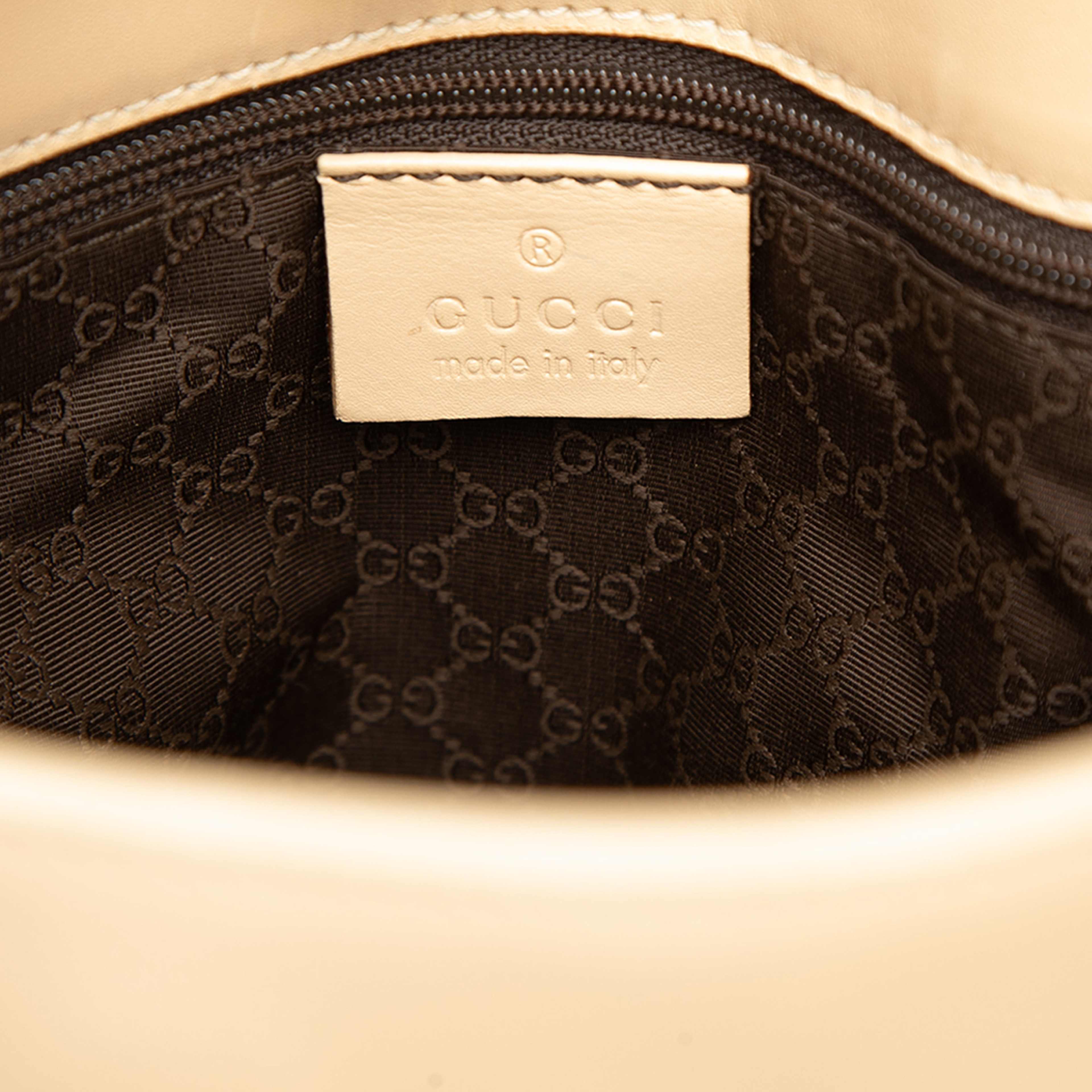 Gucci Calfskin Shoulder Bag, från Luxclusif, i färgen beige. Klicka för att öppna bilden i stort format