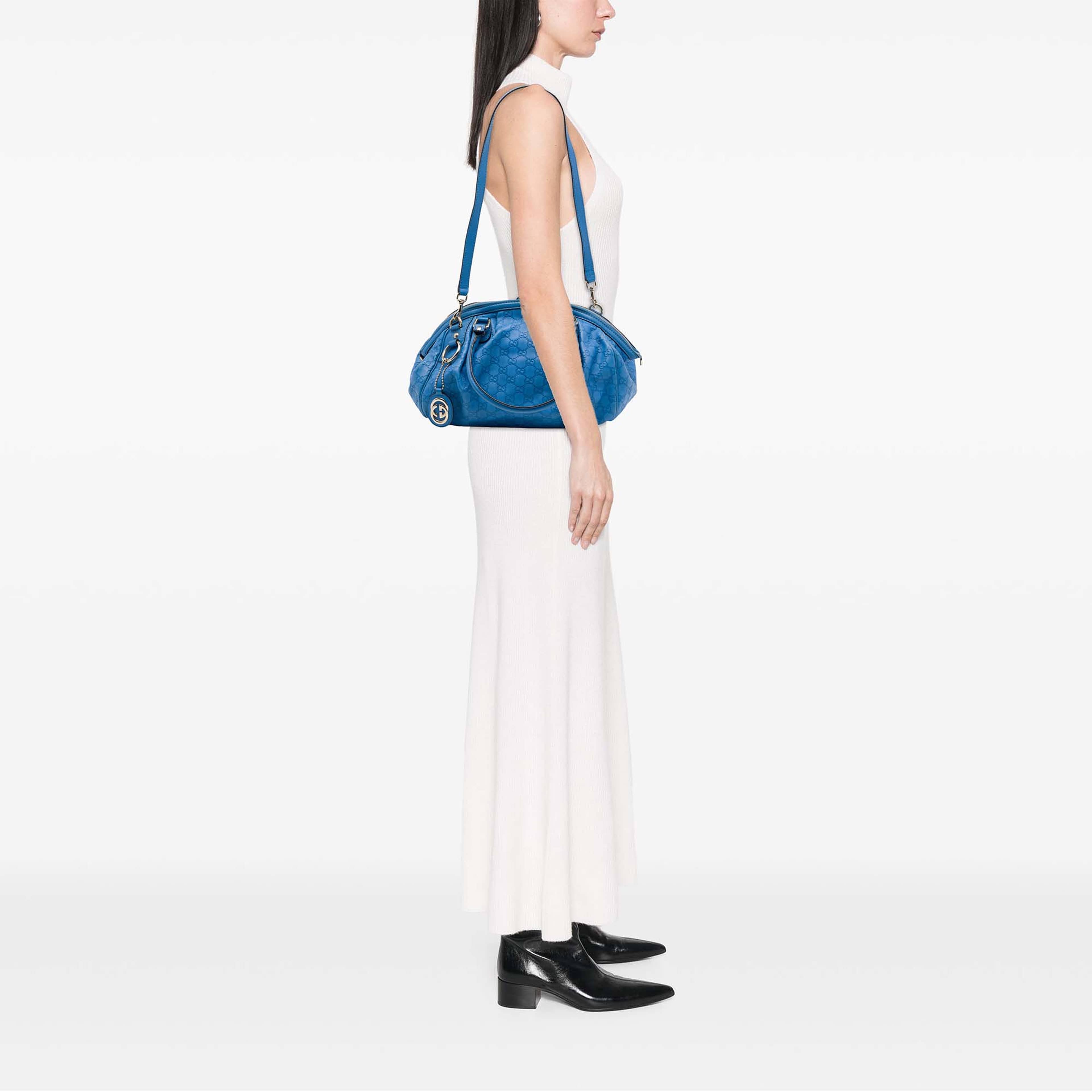 Gucci Guccissima Sukey Satchel, från Luxclusif, i färgen blå. Klicka för att öppna bilden i stort format