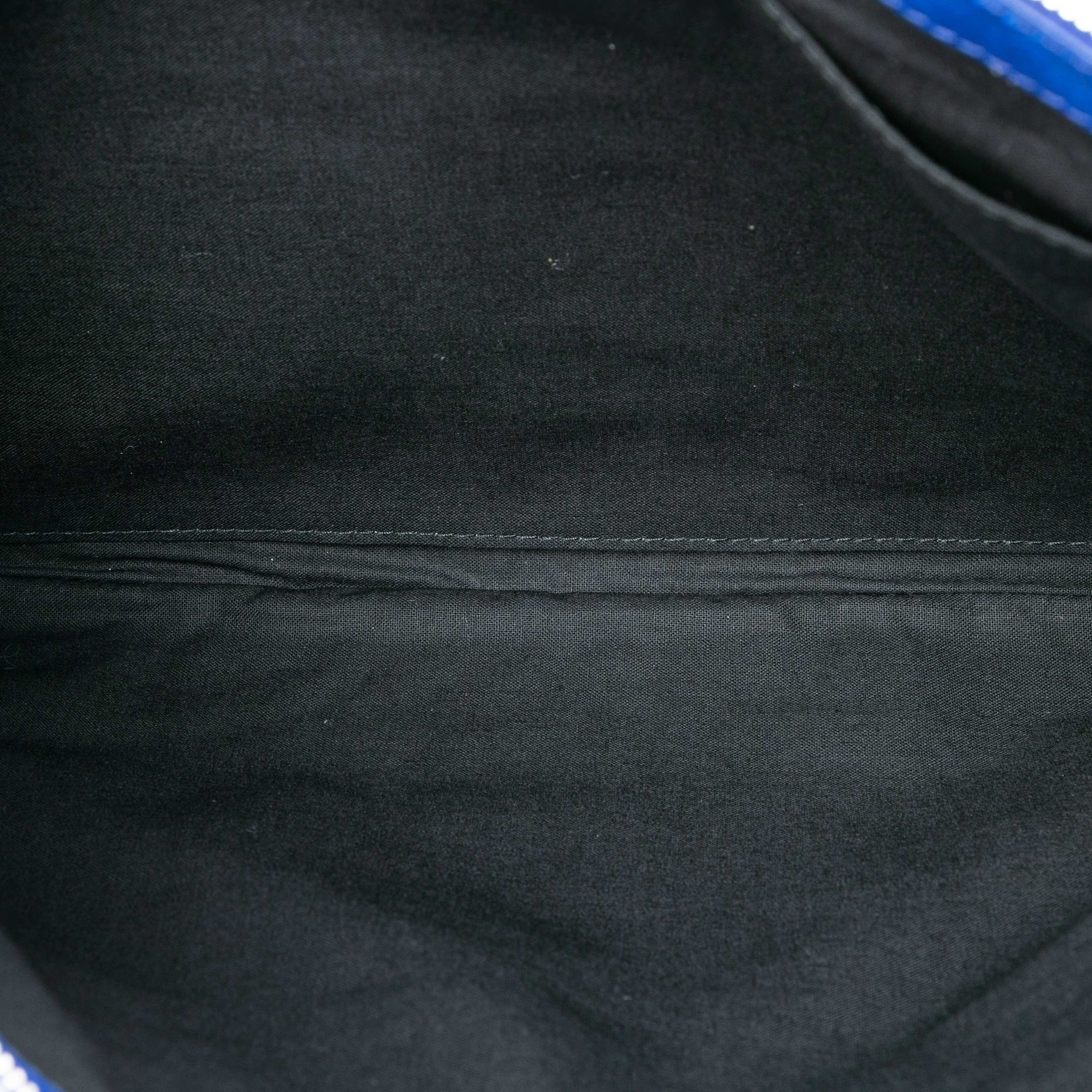 Balenciaga Lambskin Motocross Classic Clip L Clutch, från Luxclusif, i färgen blue. Klicka för att öppna bilden i stort format