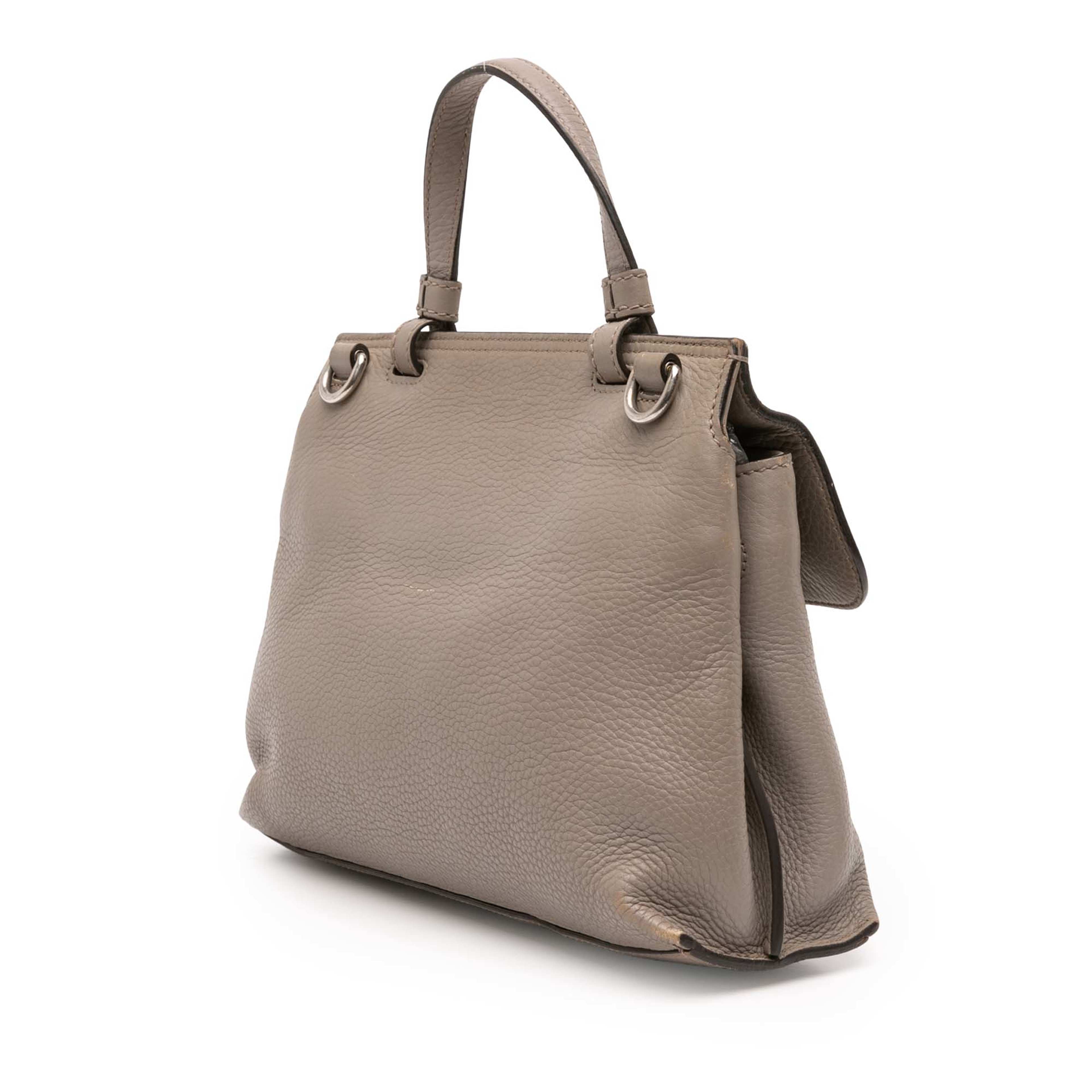 Gucci Small Leather Bamboo Daily Satchel, från Luxclusif, i färgen taupe. Klicka för att öppna bilden i stort format