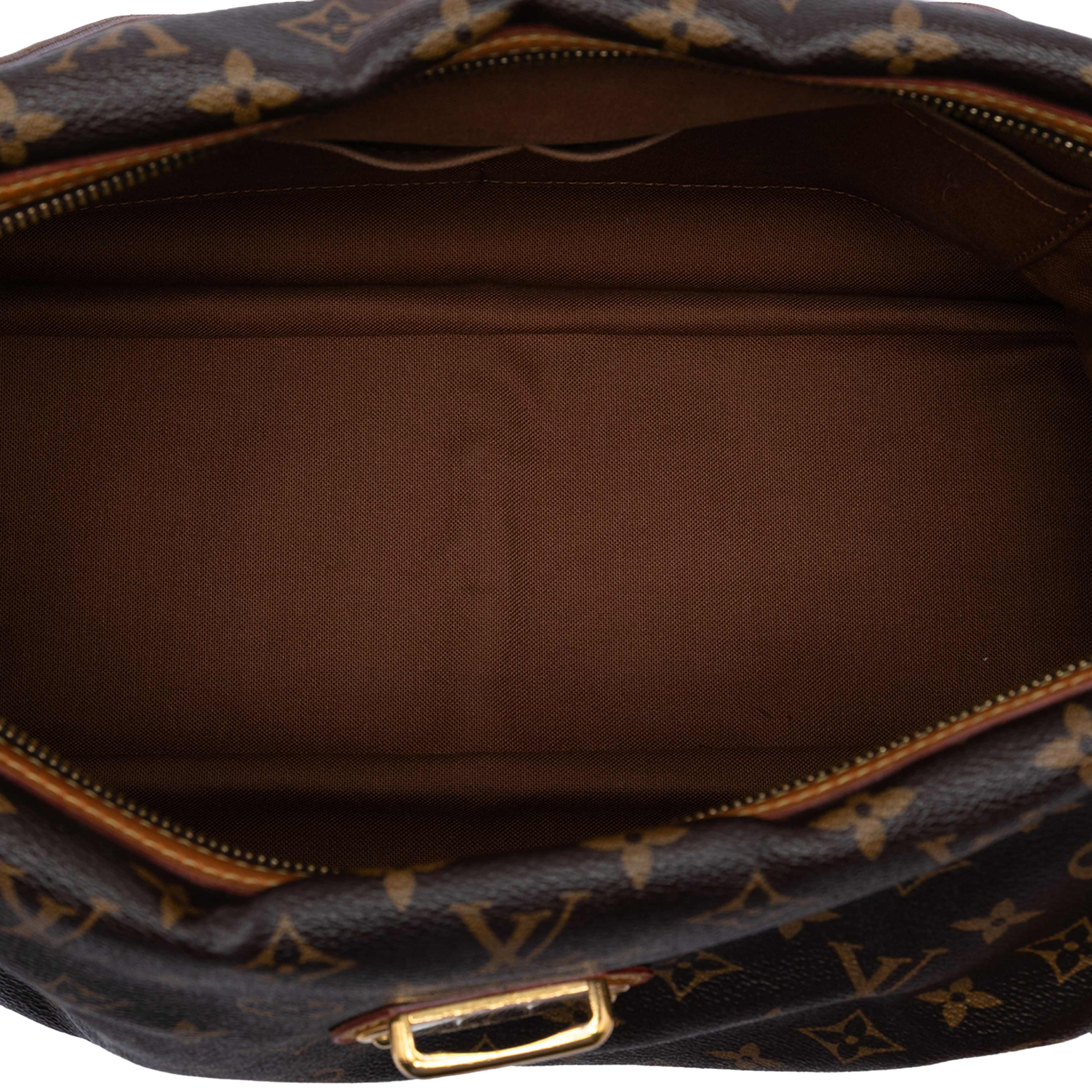 Louis Vuitton Monogram Stresa Gm, från Luxclusif, i färgen brown. Klicka för att öppna bilden i stort format