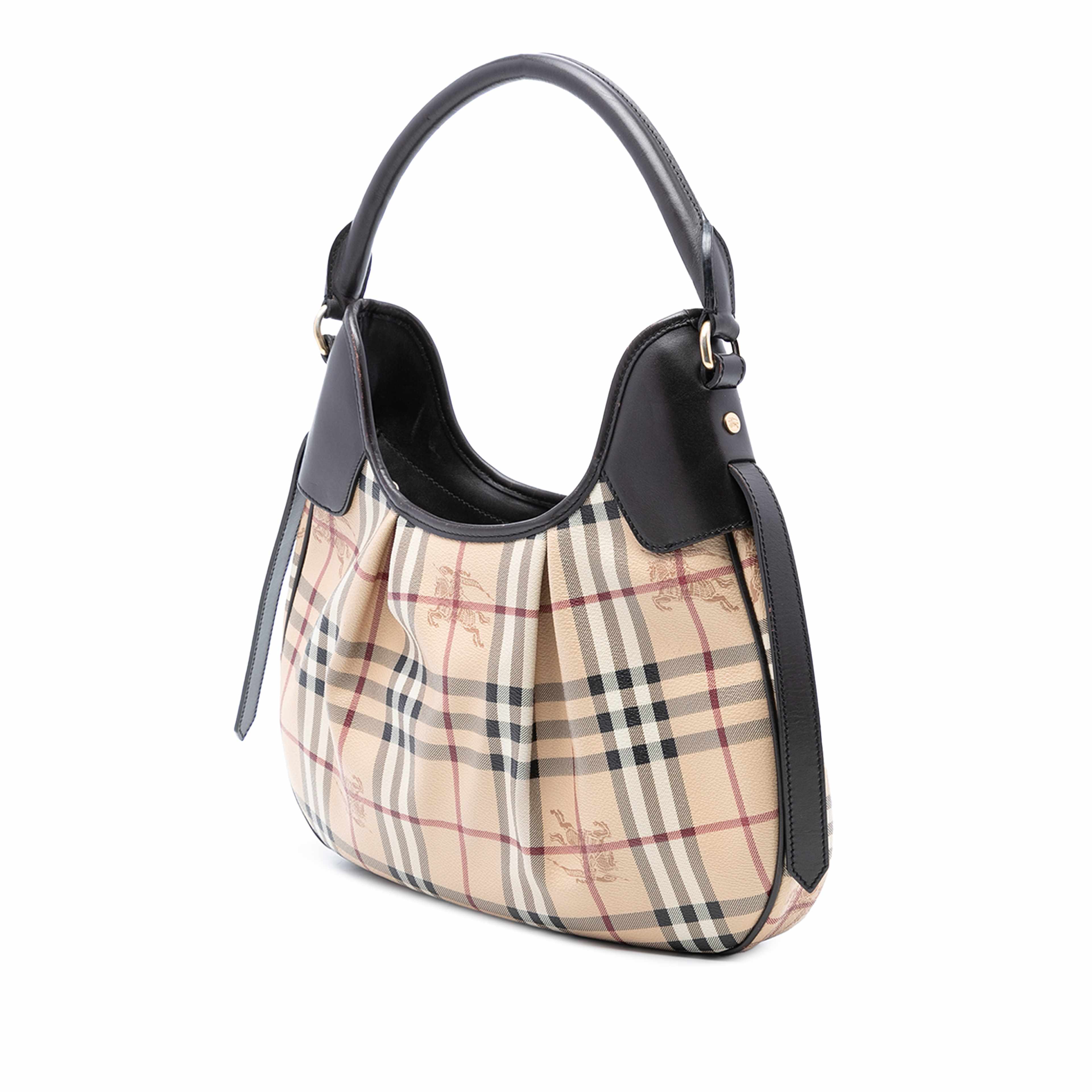 Burberry Haymarket Check Coated Canvas Brooklyn Hobo, från Luxclusif, i färgen beige. Klicka för att öppna bilden i stort format