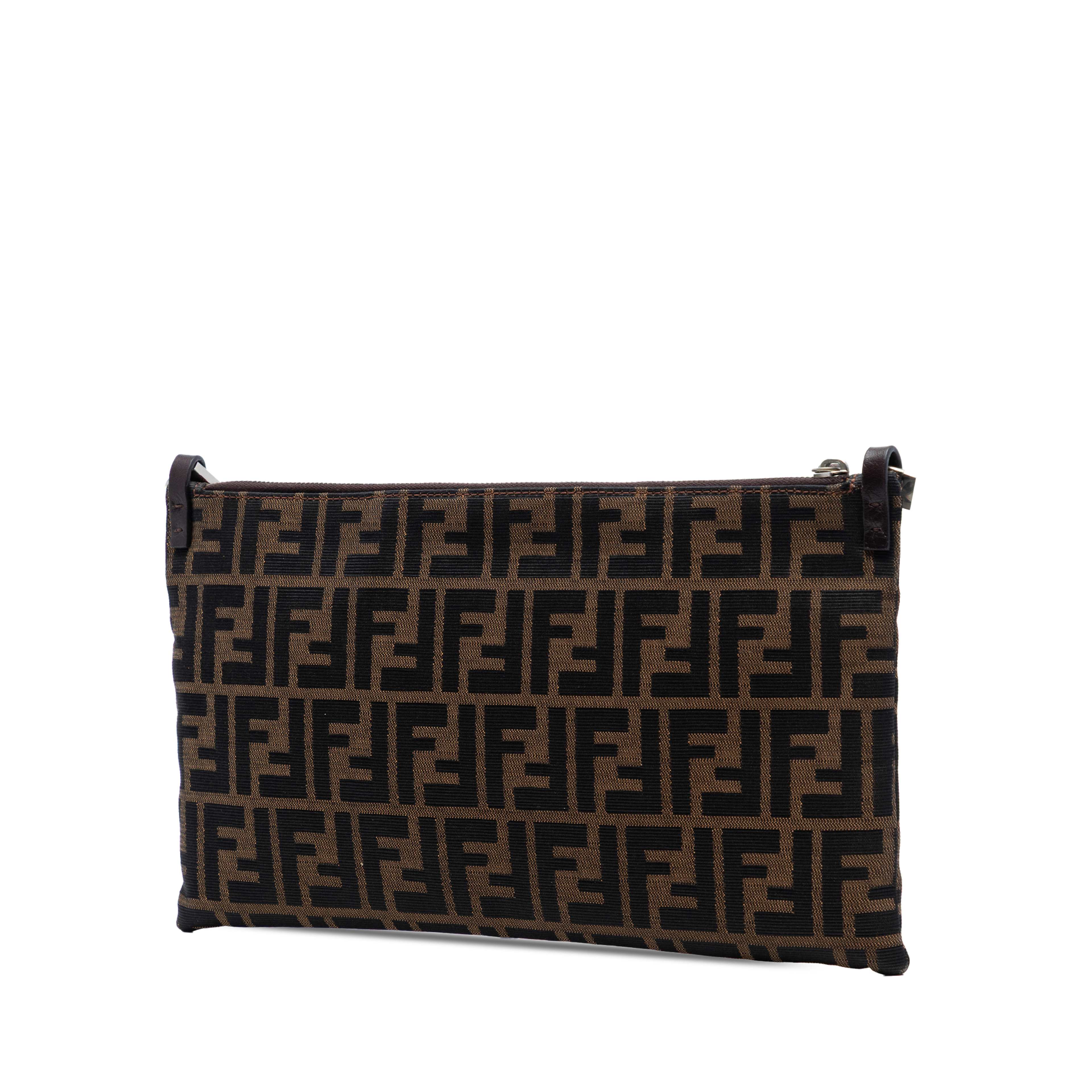 Fendi Zucca Canvas Pochette Crossbody, från Luxclusif, i färgen brown. Klicka för att öppna bilden i stort format