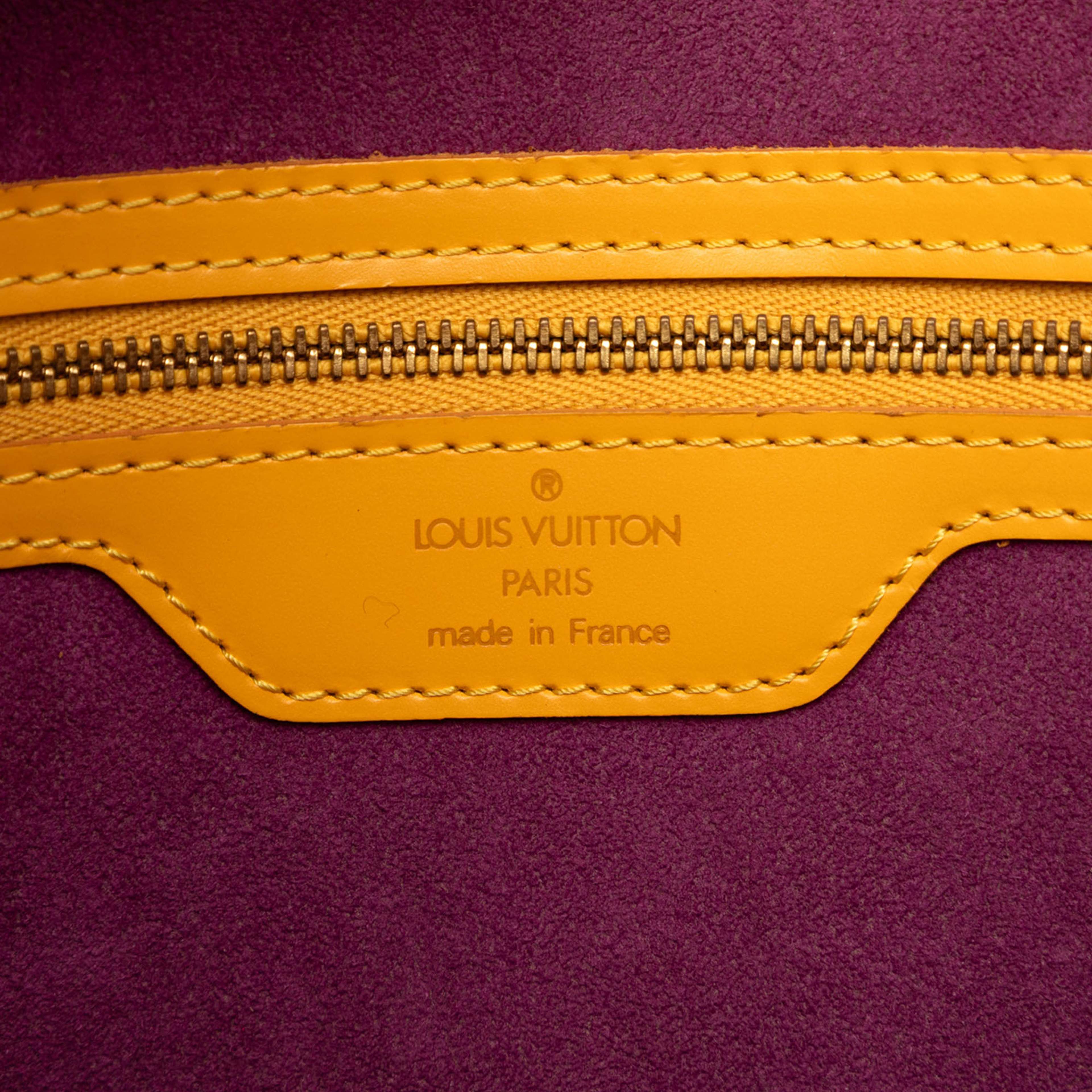 Louis Vuitton Epi Saint Jacques Pm Long Strap, från Luxclusif, i färgen yellow. Klicka för att öppna bilden i stort format