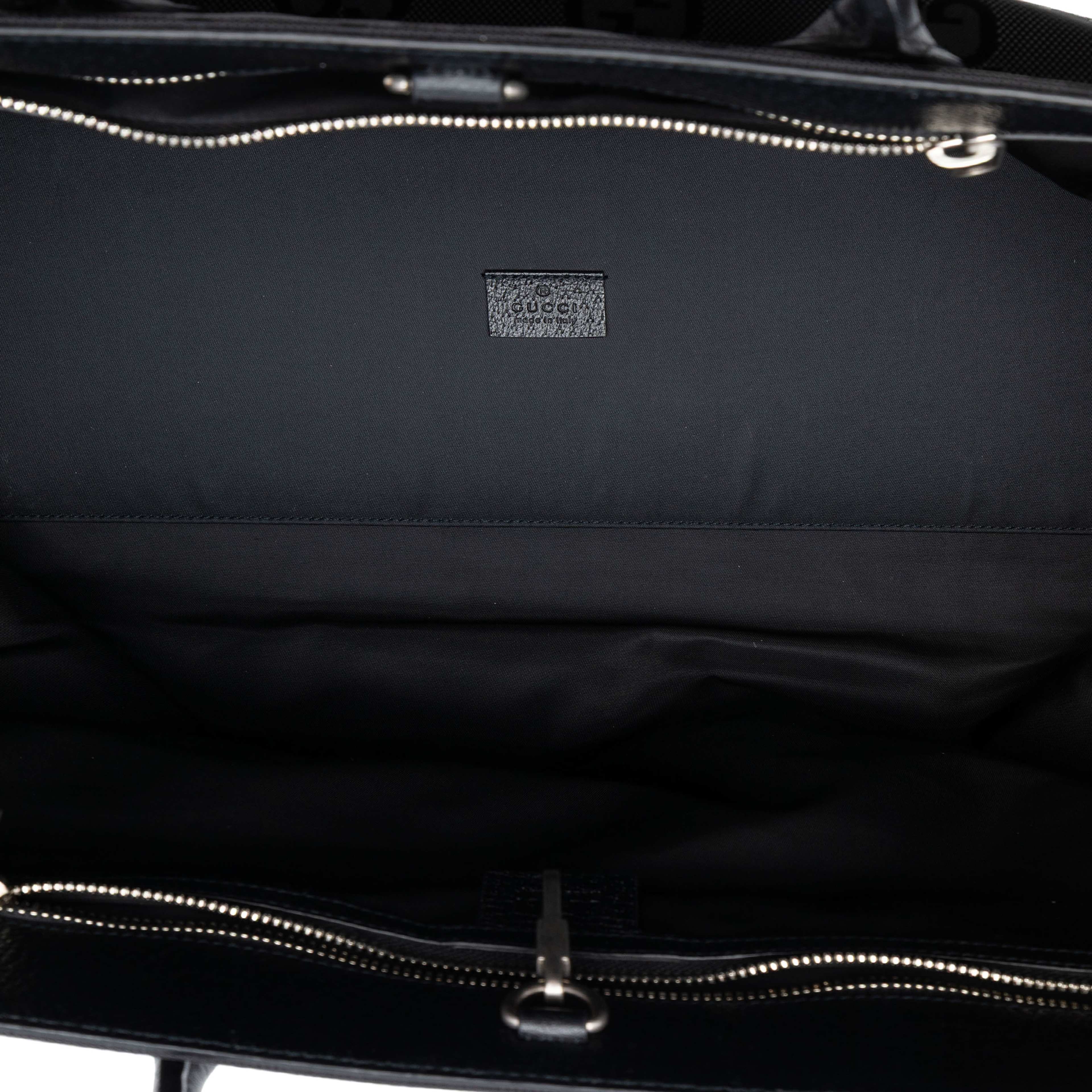 Gucci Gg Econyl Off The Grid Convertible Tote, från Luxclusif, i färgen black. Klicka för att öppna bilden i stort format