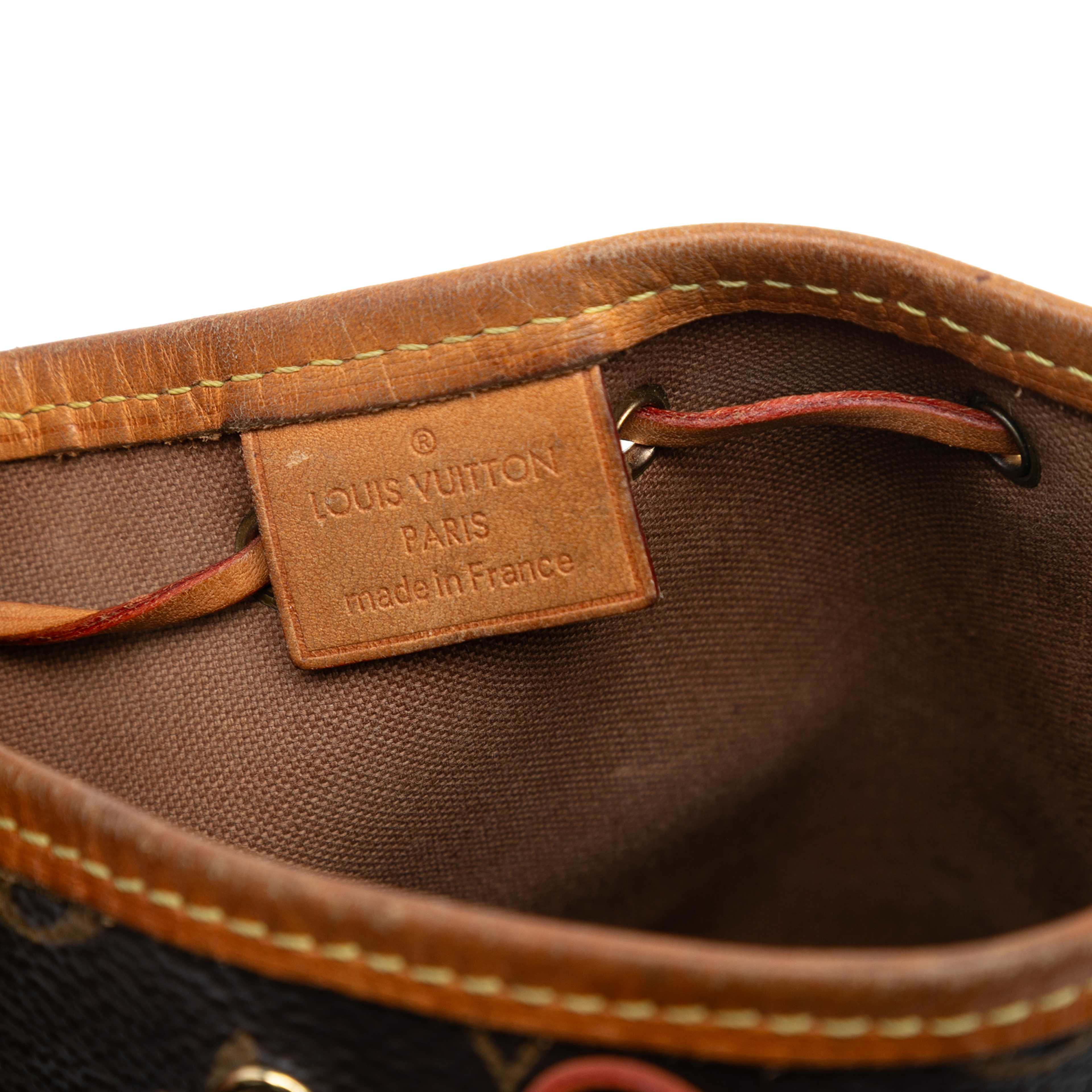 Louis Vuitton Monogram Nano Noe, från Luxclusif, i färgen brown. Klicka för att öppna bilden i stort format