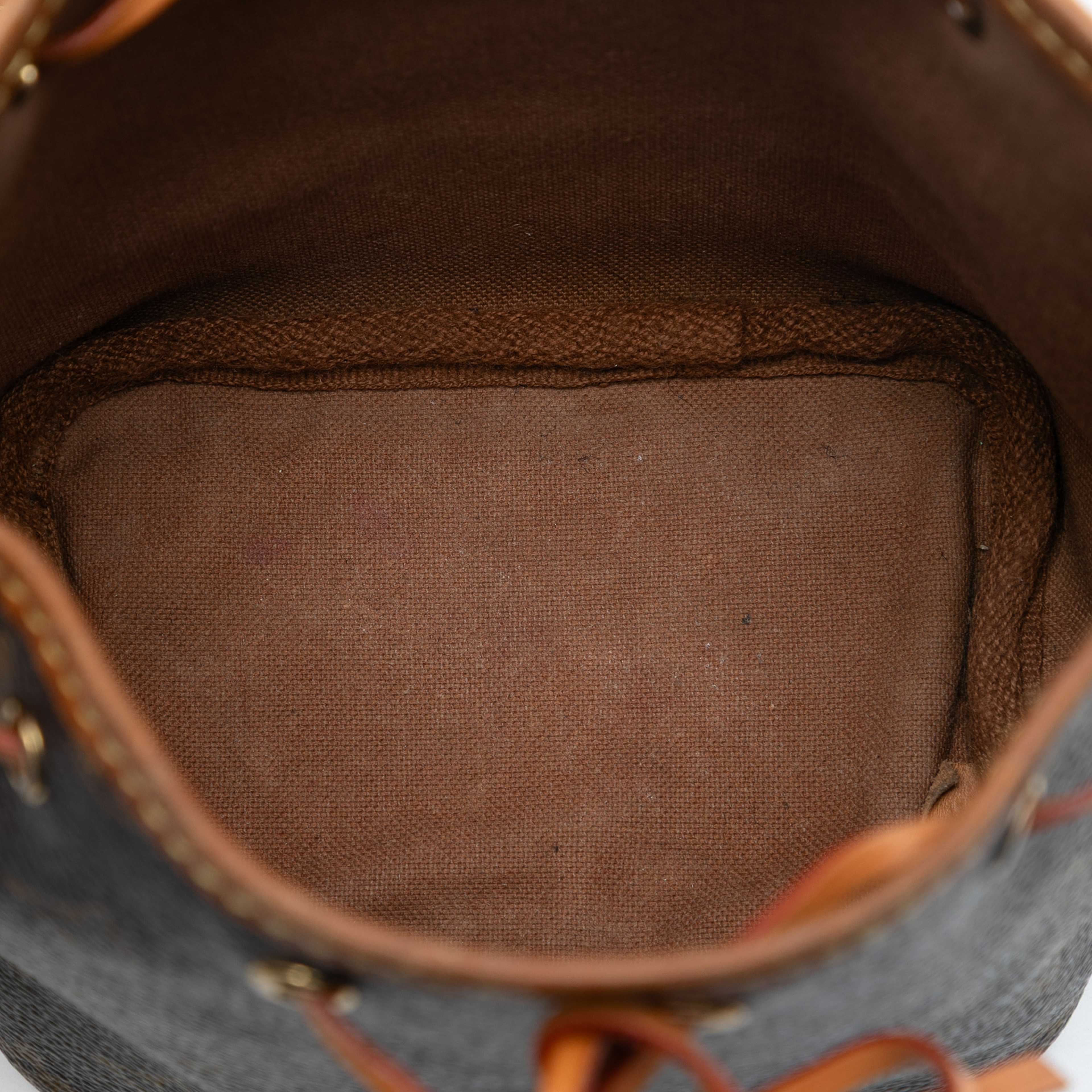 Louis Vuitton Monogram Nano Noe, från Luxclusif, i färgen brown. Klicka för att öppna bilden i stort format