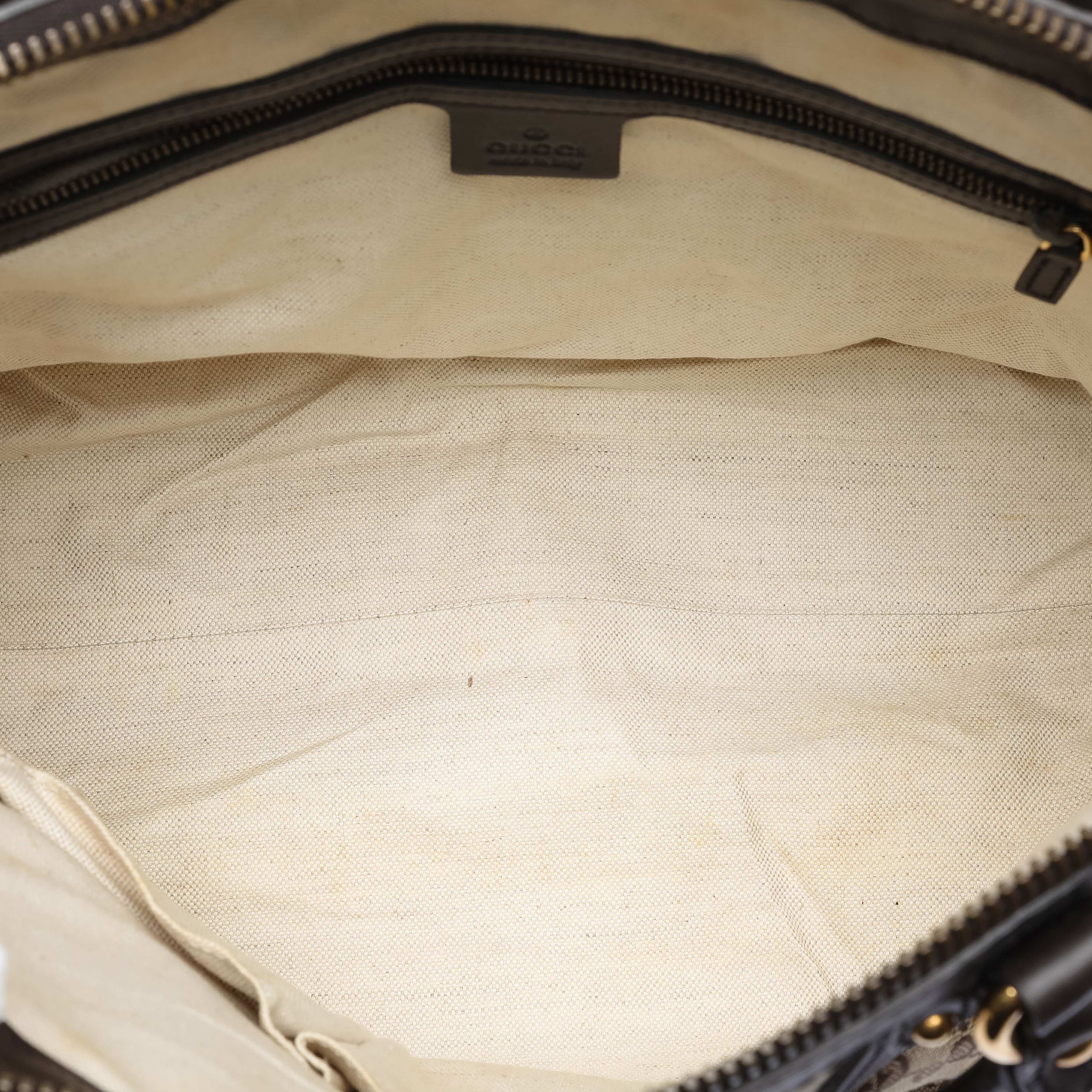 Gucci Medium Gg Canvas Scarlett Satchel, från Luxclusif, i färgen beige. Klicka för att öppna bilden i stort format