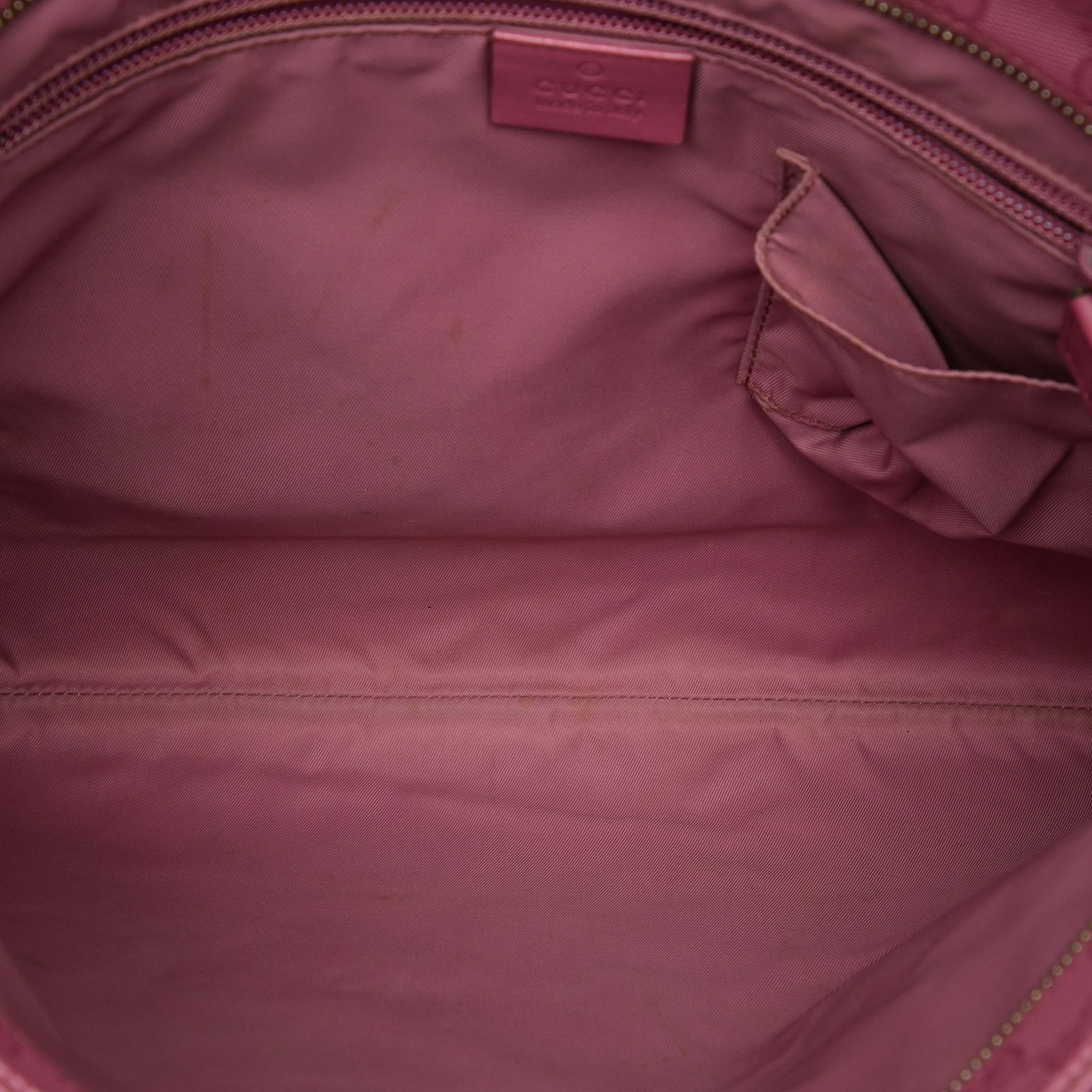 Gucci Gg Imprime Crossbody, från Luxclusif, i färgen rosa. Klicka för att öppna bilden i stort format