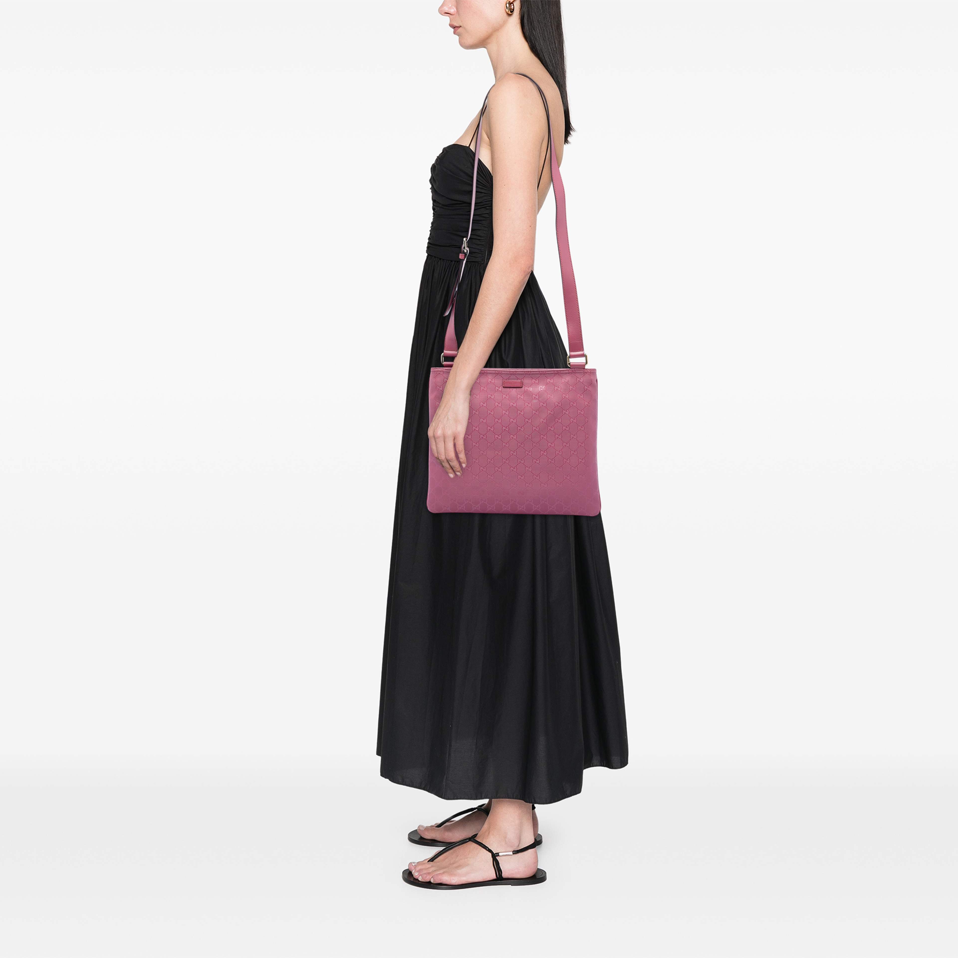 Gucci Gg Imprime Crossbody, från Luxclusif, i färgen rosa. Klicka för att öppna bilden i stort format