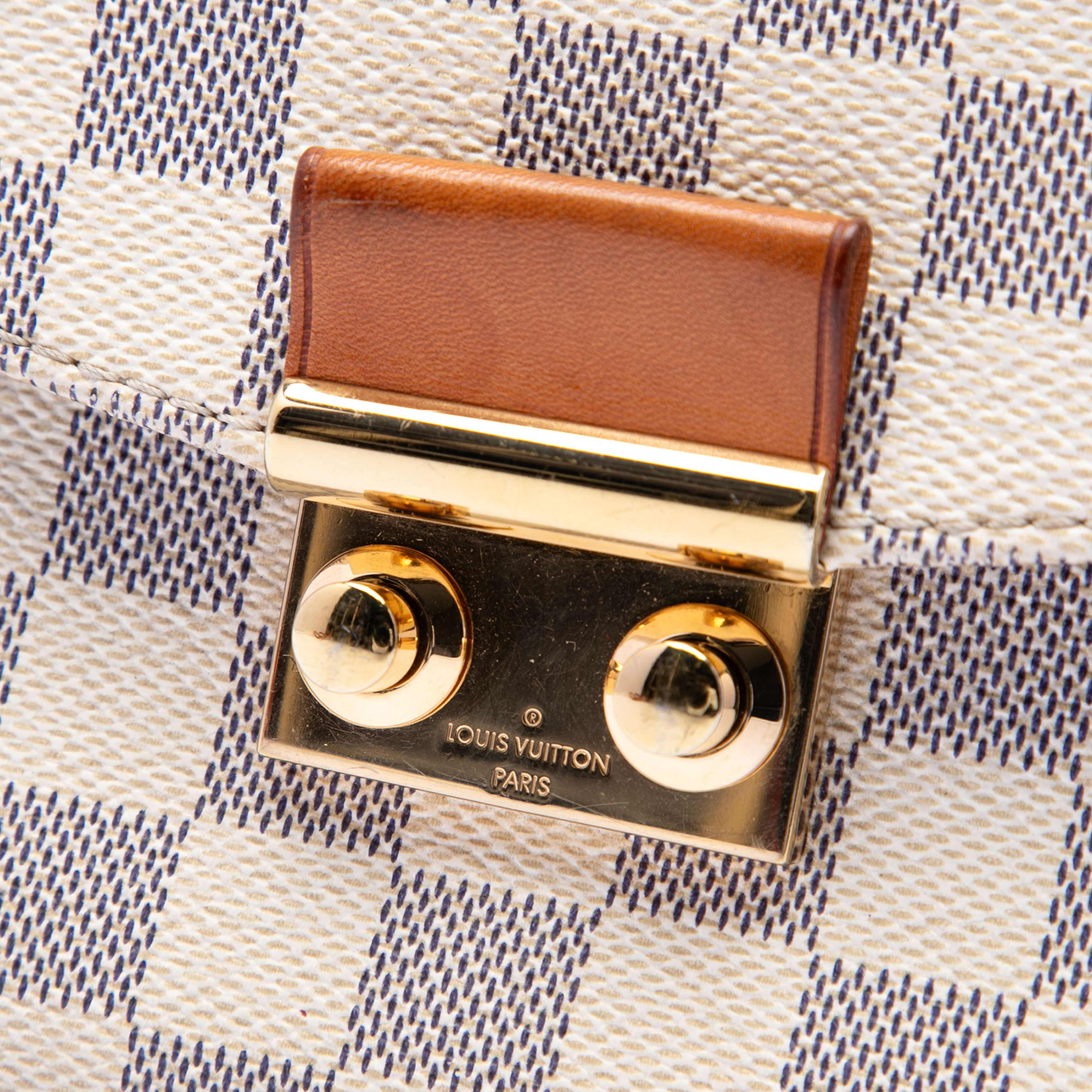 Louis Vuitton Damier Azur Croisette, från Luxclusif, i färgen white. Klicka för att öppna bilden i stort format