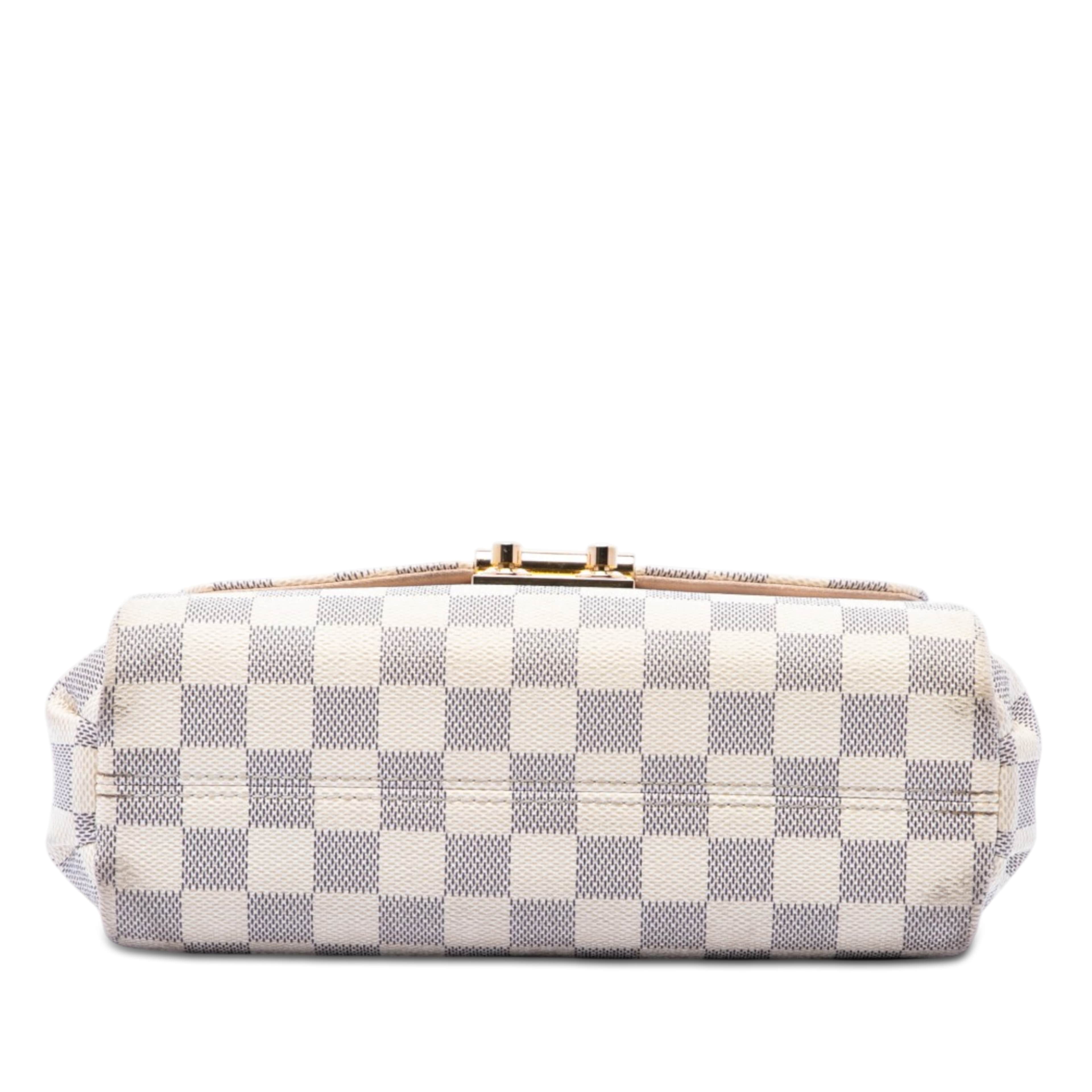 Louis Vuitton Damier Azur Croisette, från Luxclusif, i färgen white. Klicka för att öppna bilden i stort format
