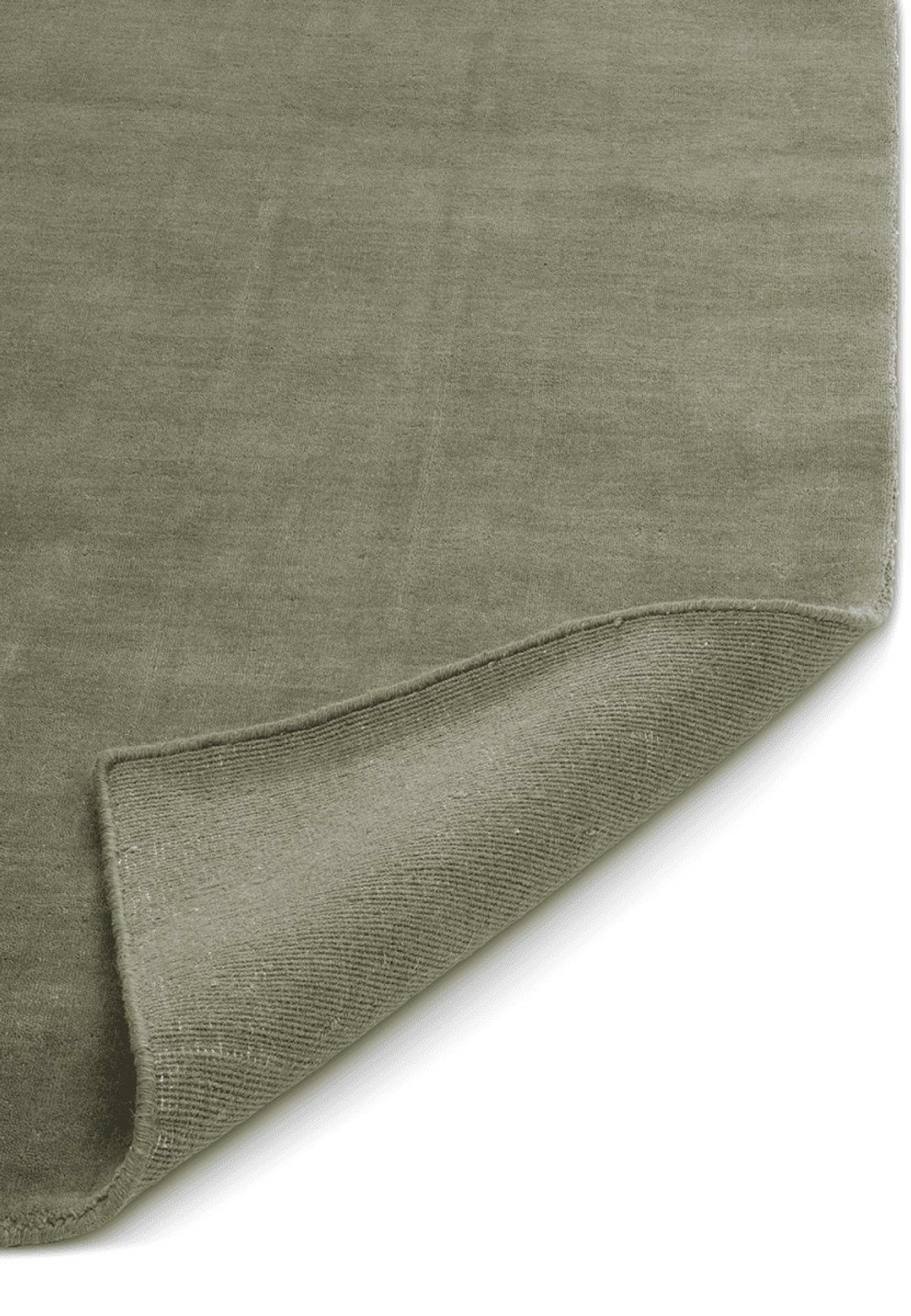 Ullmatta Solid 200x300cm, från Classic Collection, i färgen grön. Klicka för att öppna bilden i stort format