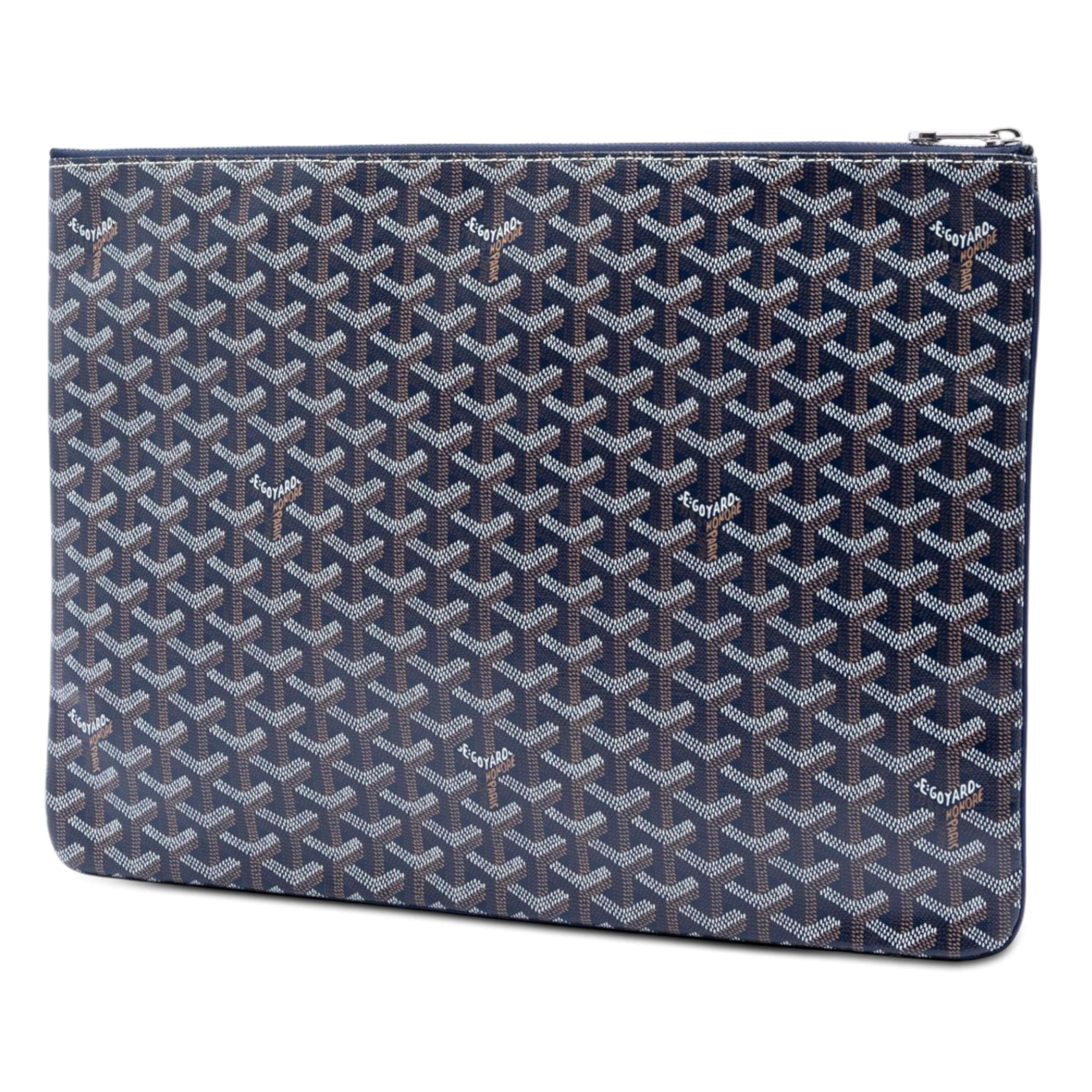 Goyard Goyardine Senat Gm, från Luxclusif, i färgen navy. Klicka för att öppna bilden i stort format