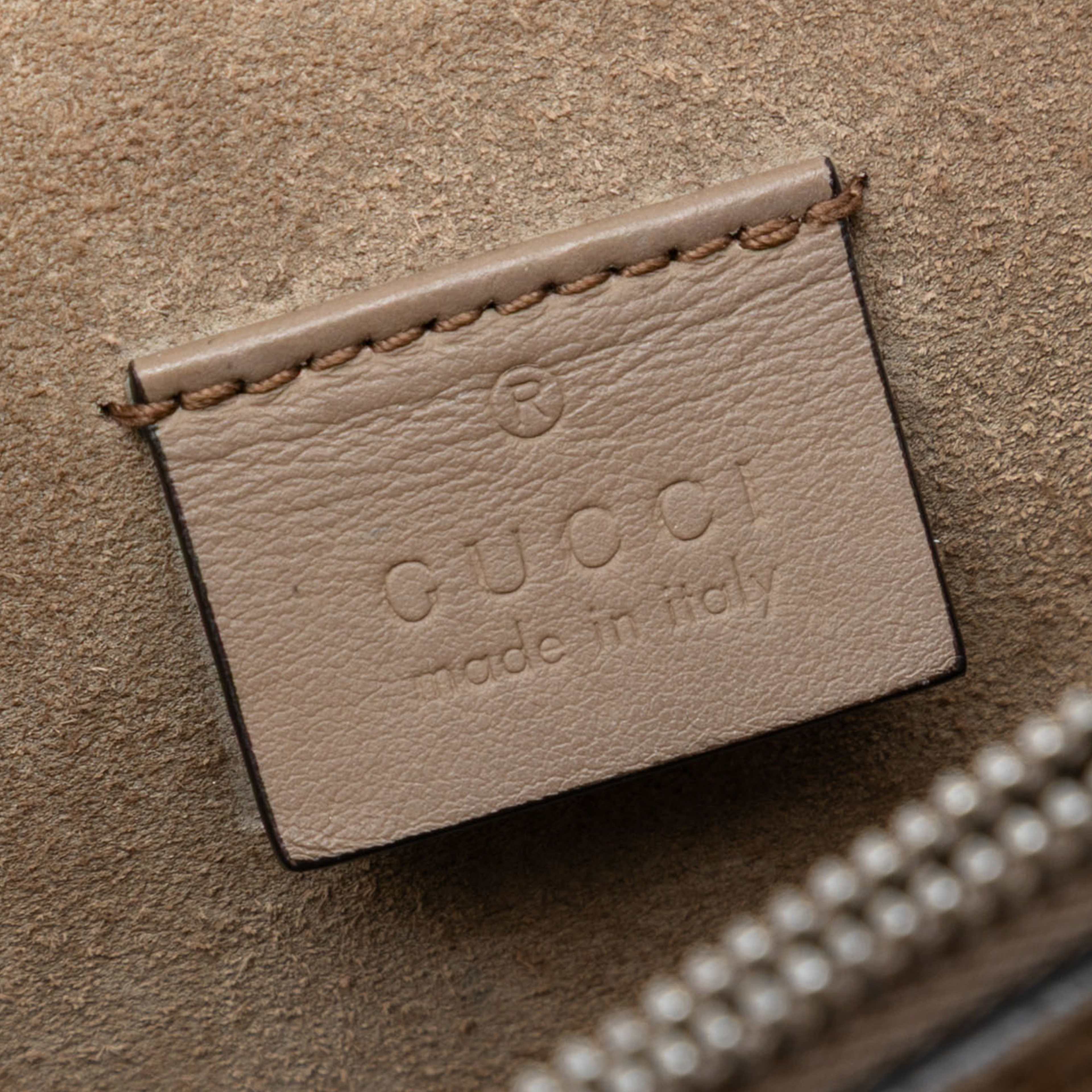 Gucci Medium Gg Supreme Dionysus Shoulder Bag, från Luxclusif, i färgen beige. Klicka för att öppna bilden i stort format