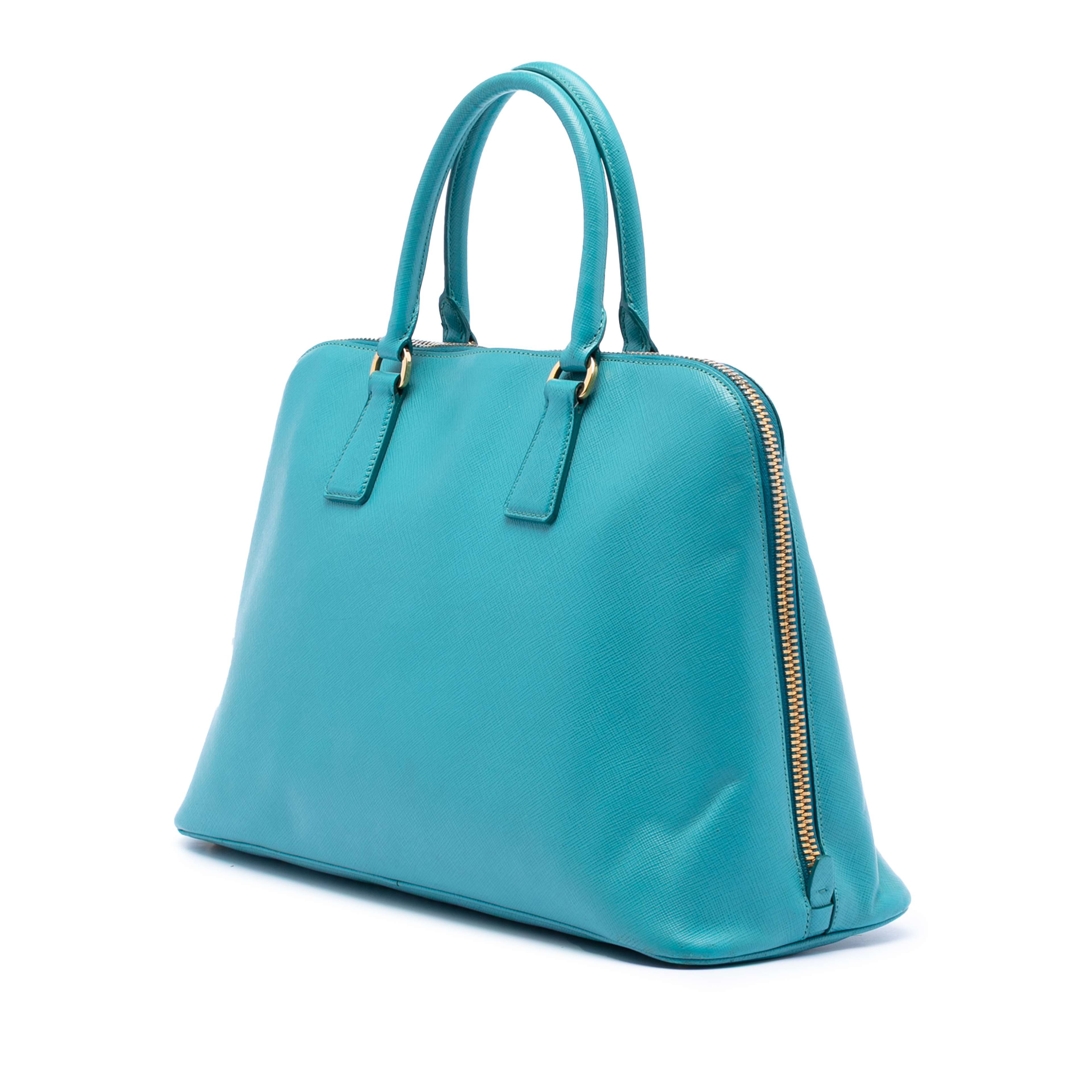 Prada Large Saffiano Lux Promenade Satchel, från Luxclusif, i färgen blå. Klicka för att öppna bilden i stort format