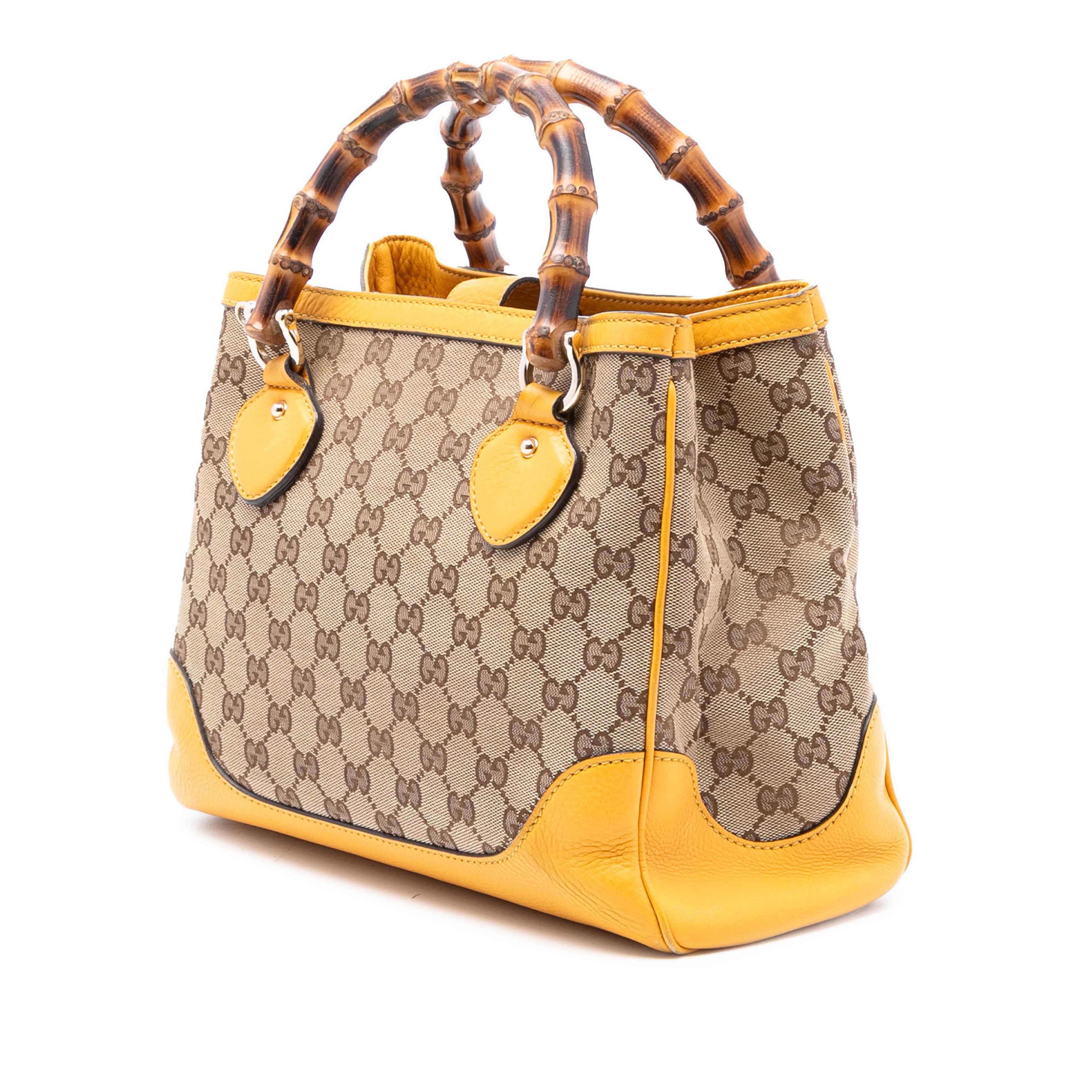Gucci Small Gg Canvas Diana Bamboo Top Handle Tote, från Luxclusif, i färgen beige. Klicka för att öppna bilden i stort format