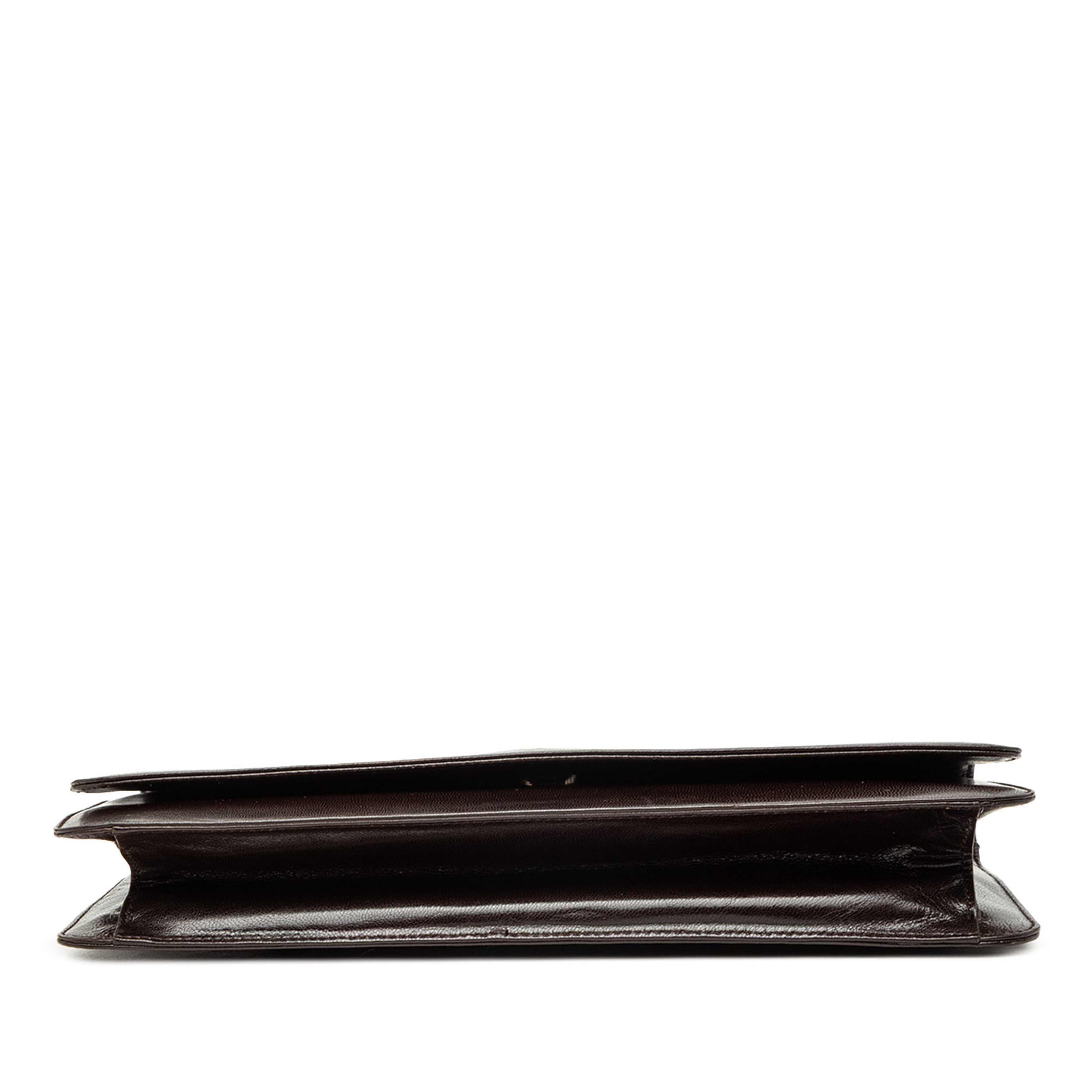 Prada Goatskin Madras Swing Chain Shoulder Bag, från Luxclusif, i färgen dark brown. Klicka för att öppna bilden i stort format