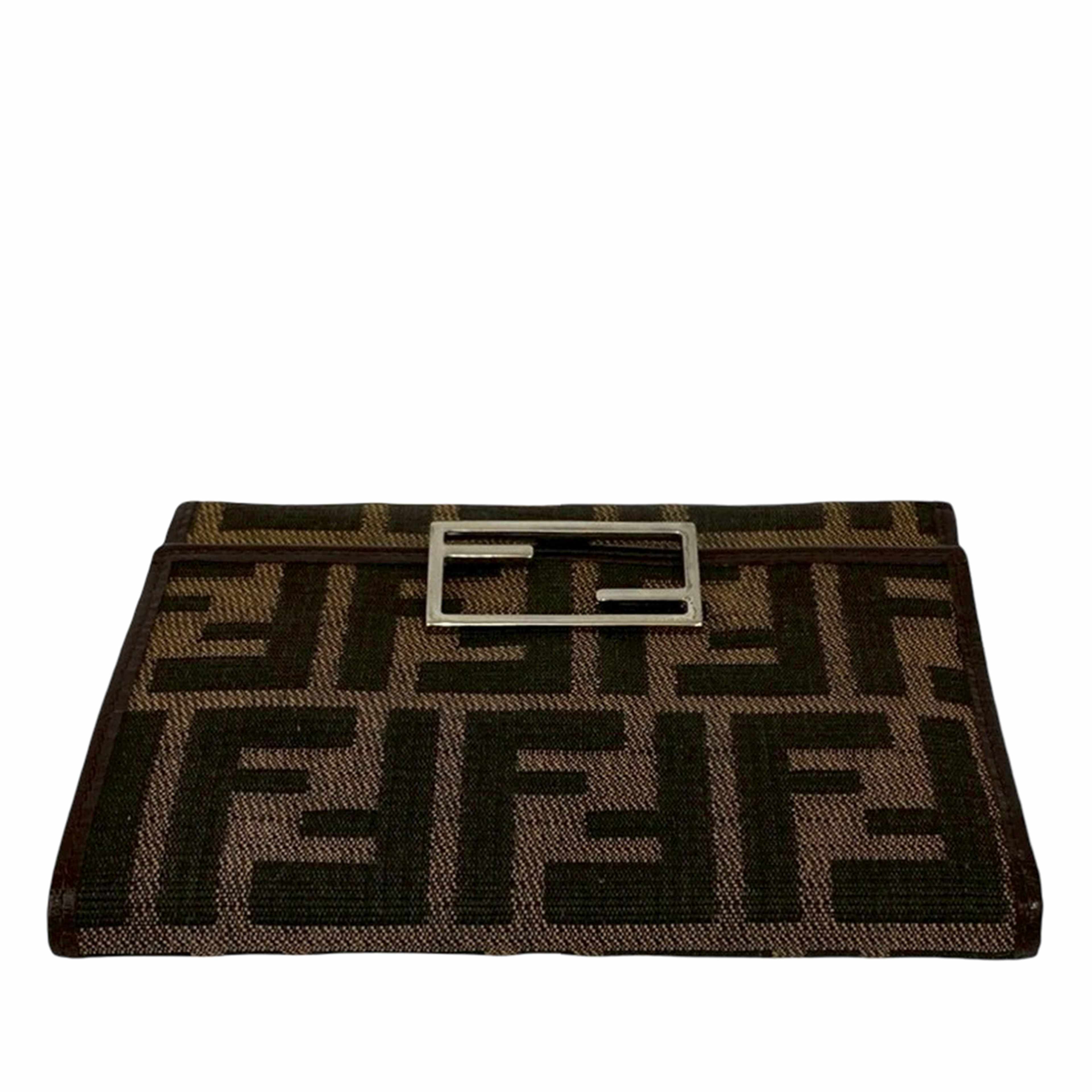 Fendi Zucca Canvas Wallet, från Luxclusif, i färgen brown. Klicka för att öppna bilden i stort format