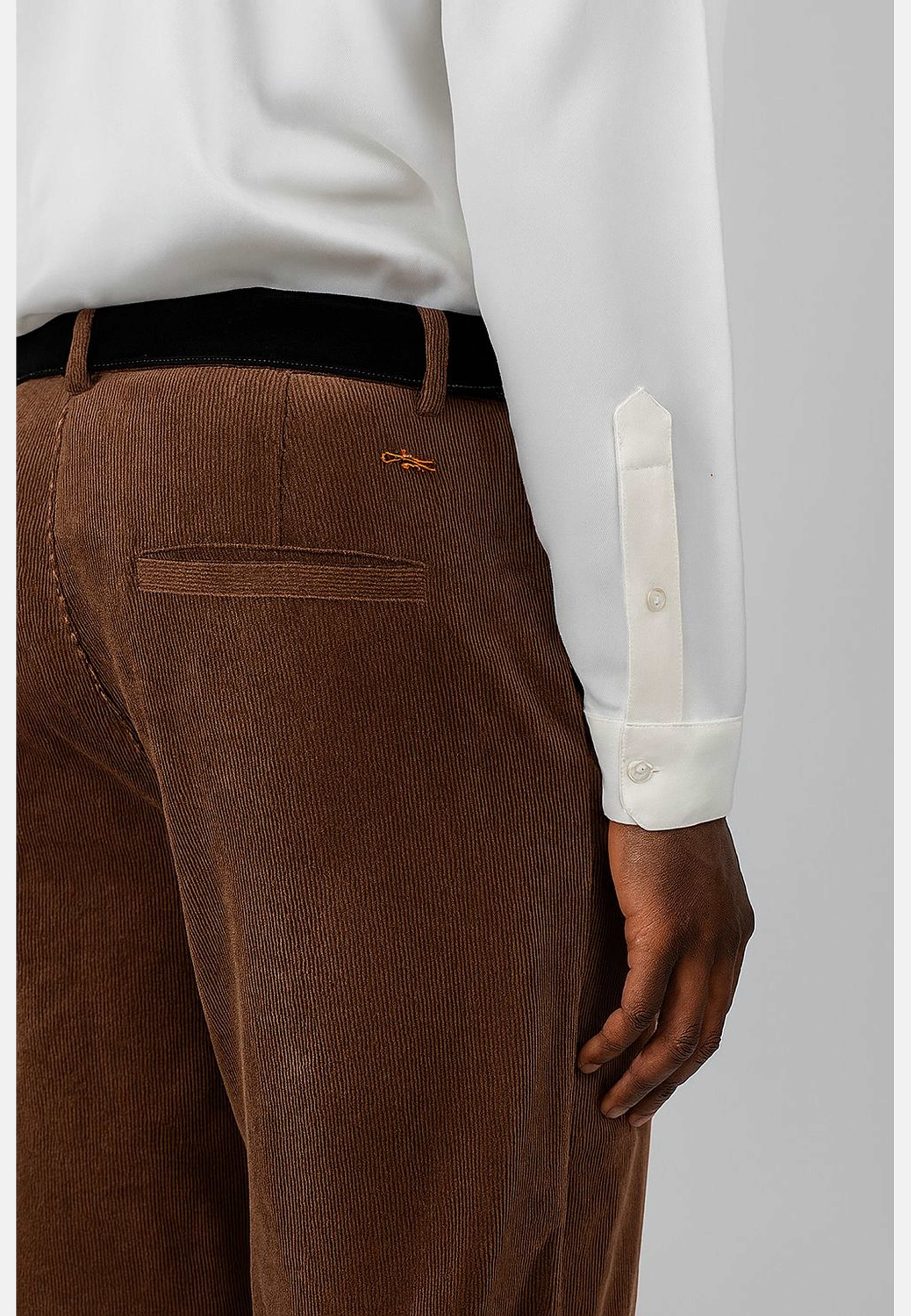 Lou Cord Trousers, från Ciszere, i färgen brown. Klicka för att öppna bilden i stort format