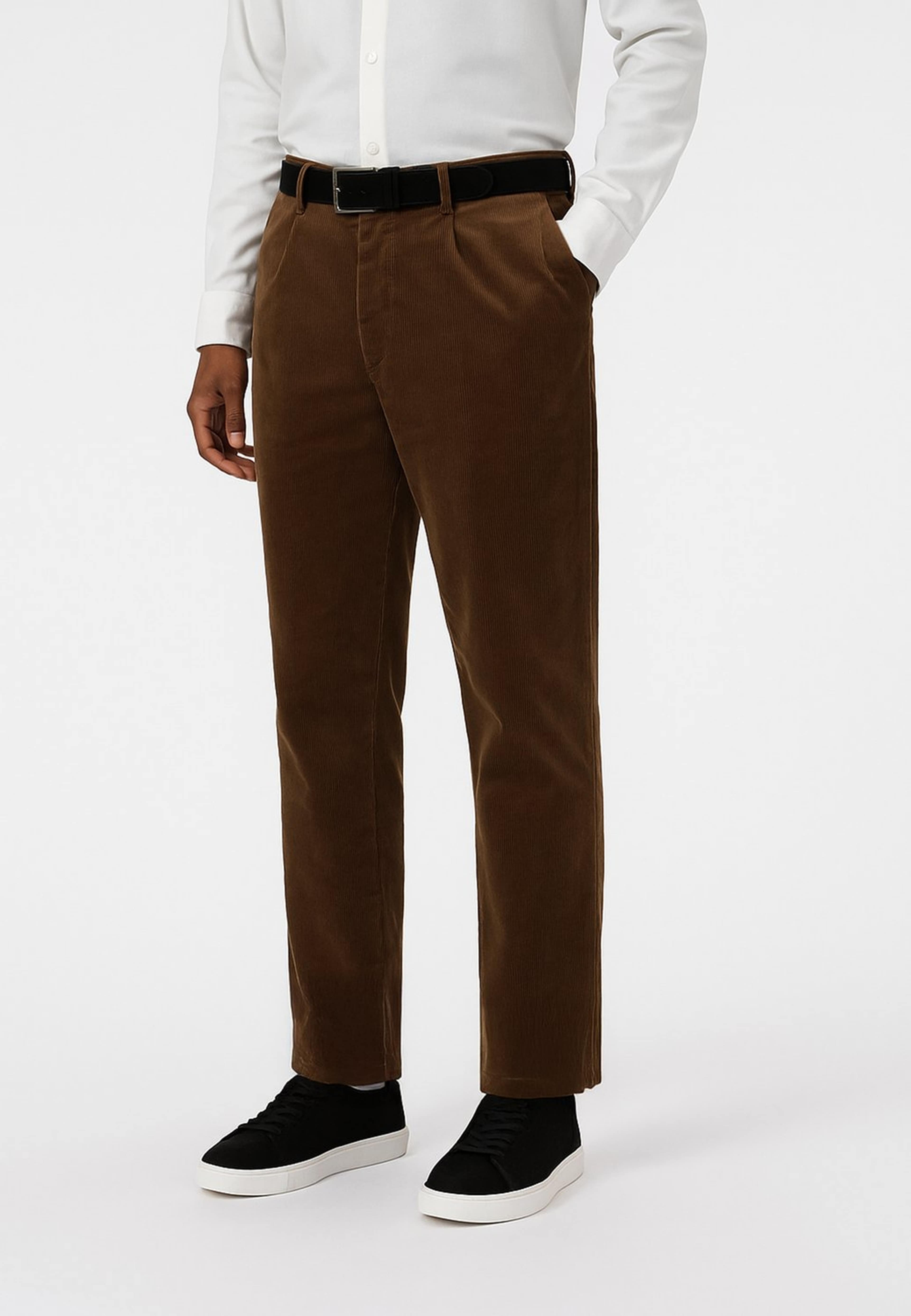 Lou Cord Trousers, från Ciszere, i färgen brown. Klicka för att öppna bilden i stort format