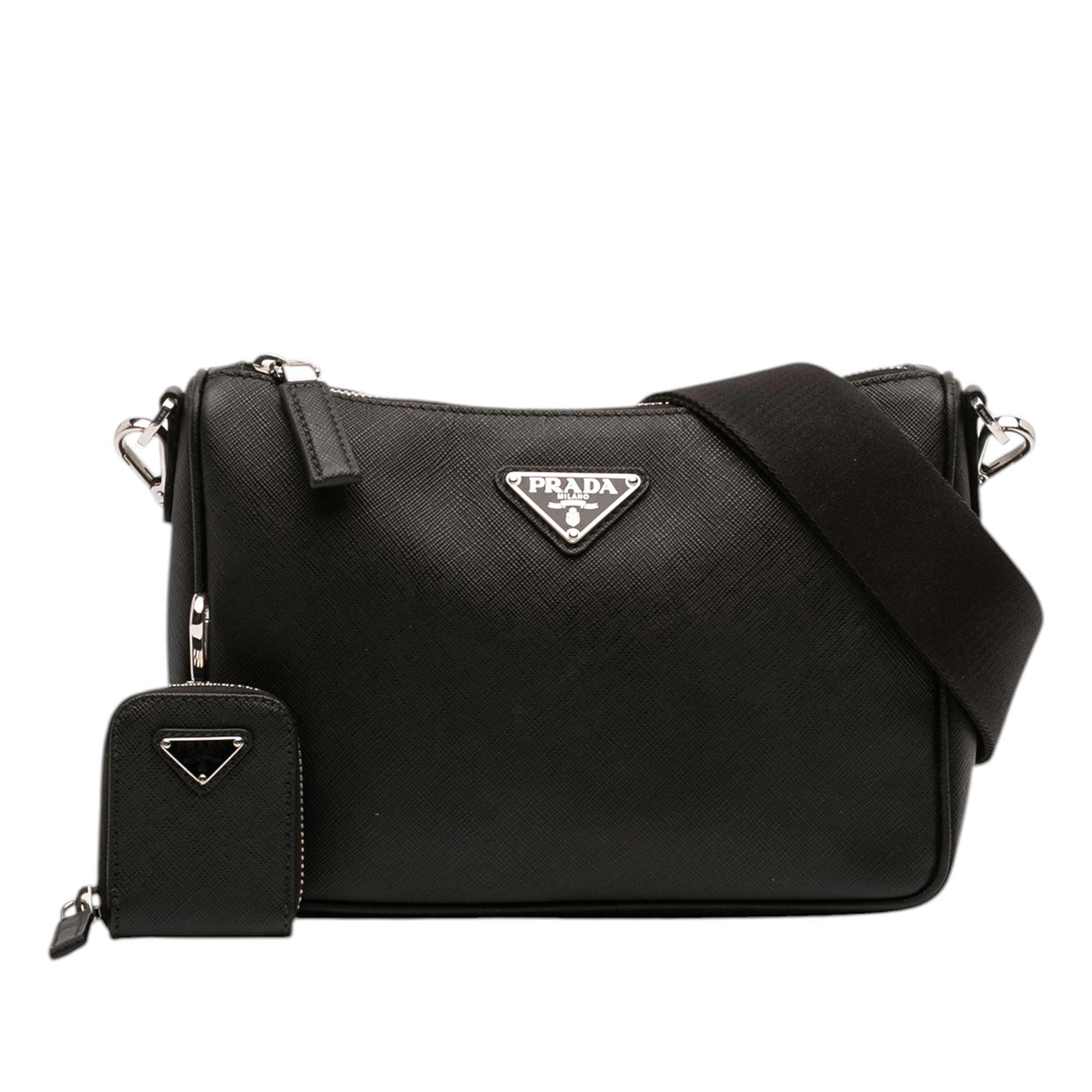 Prada Saffiano Crossbody, från Luxclusif, i färgen svart. Klicka för att öppna bilden i stort format