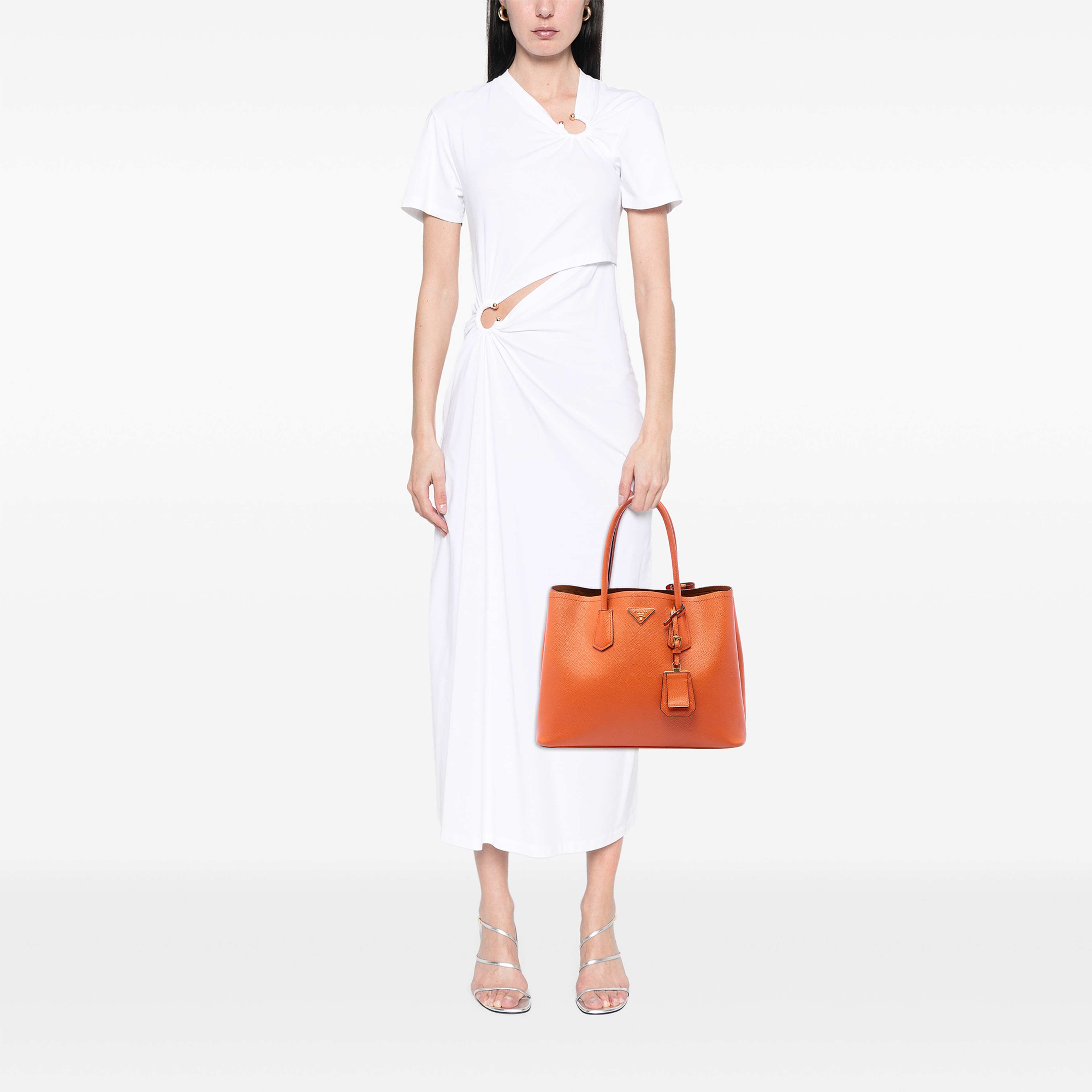 Prada Medium Saffiano Cuir Double Handle Satchel, från Luxclusif, i färgen orange. Klicka för att öppna bilden i stort format
