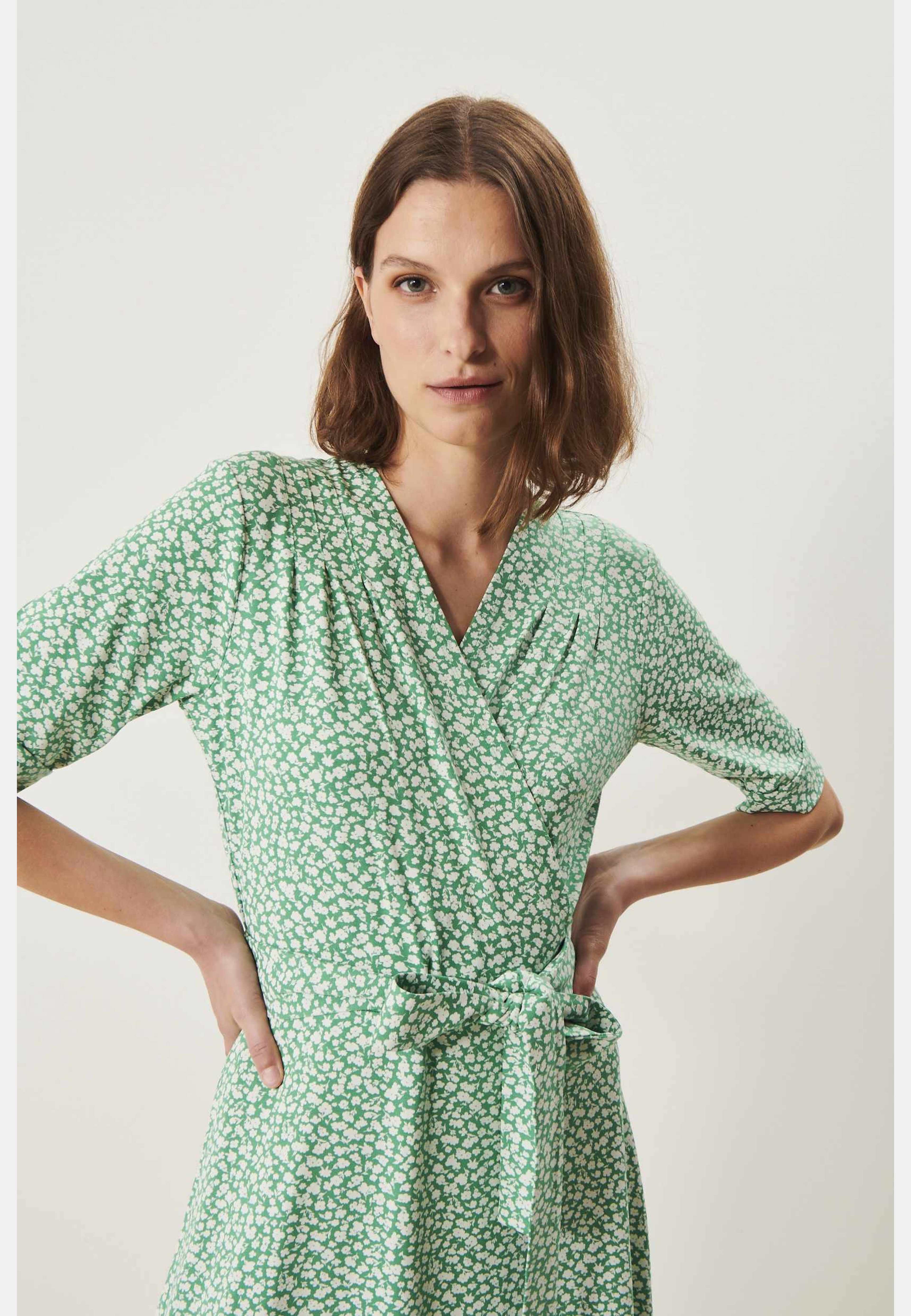 Isola Dress, från Jumperfabriken, i färgen green. Klicka för att öppna bilden i stort format