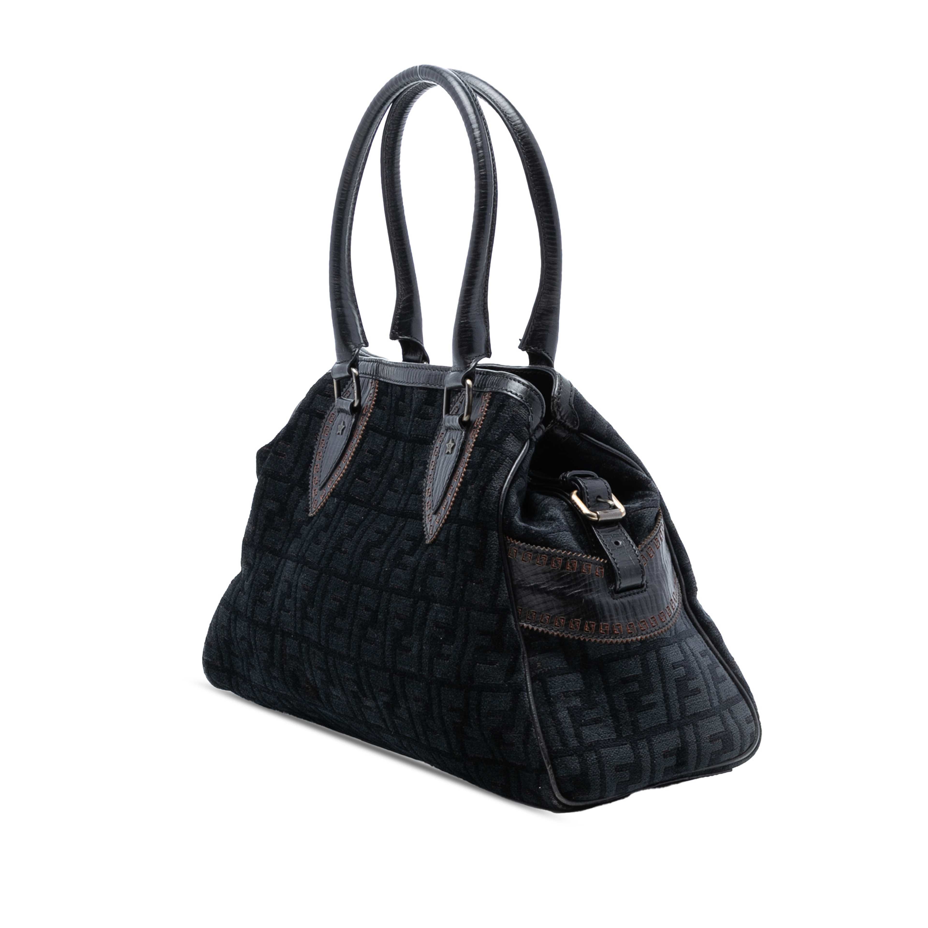 Fendi Medium Zucca Velvet Etniko Du Jour Handbag, från Luxclusif, i färgen black. Klicka för att öppna bilden i stort format