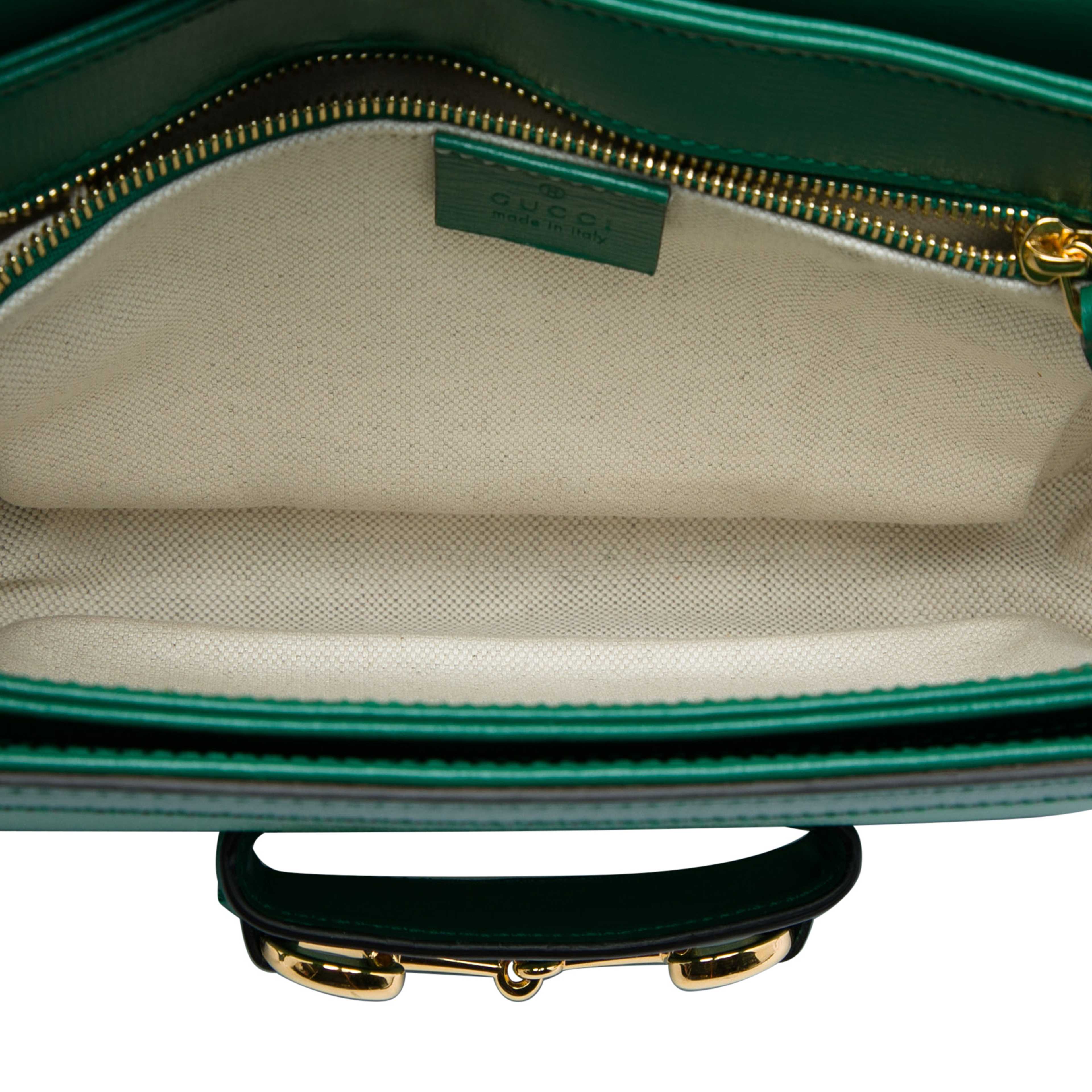 Gucci Medium Calfskin Horsebit 1955 Shoulder Bag, från Luxclusif, i färgen grön. Klicka för att öppna bilden i stort format
