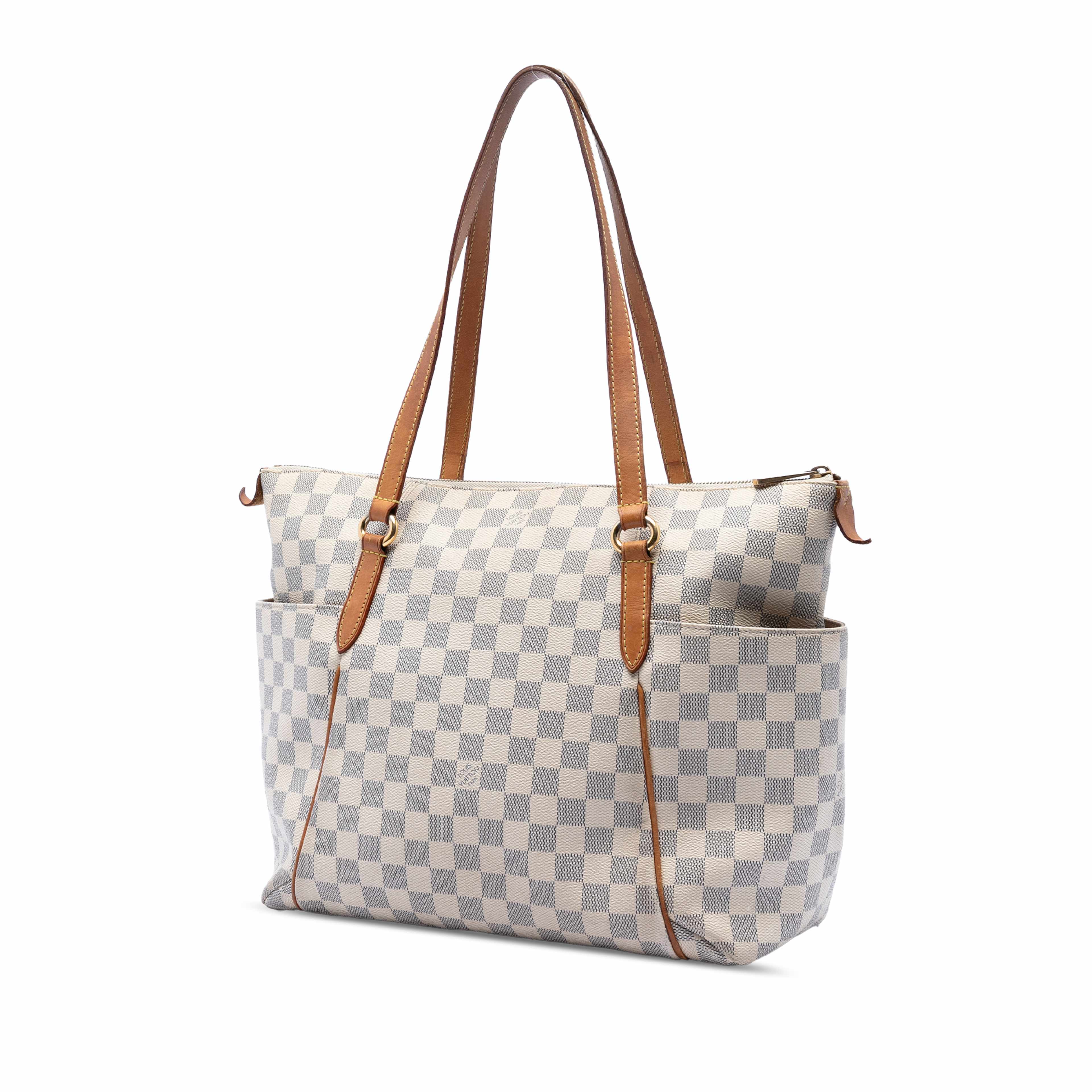 Louis Vuitton Damier Azur Totally Mm, från Luxclusif, i färgen white. Klicka för att öppna bilden i stort format