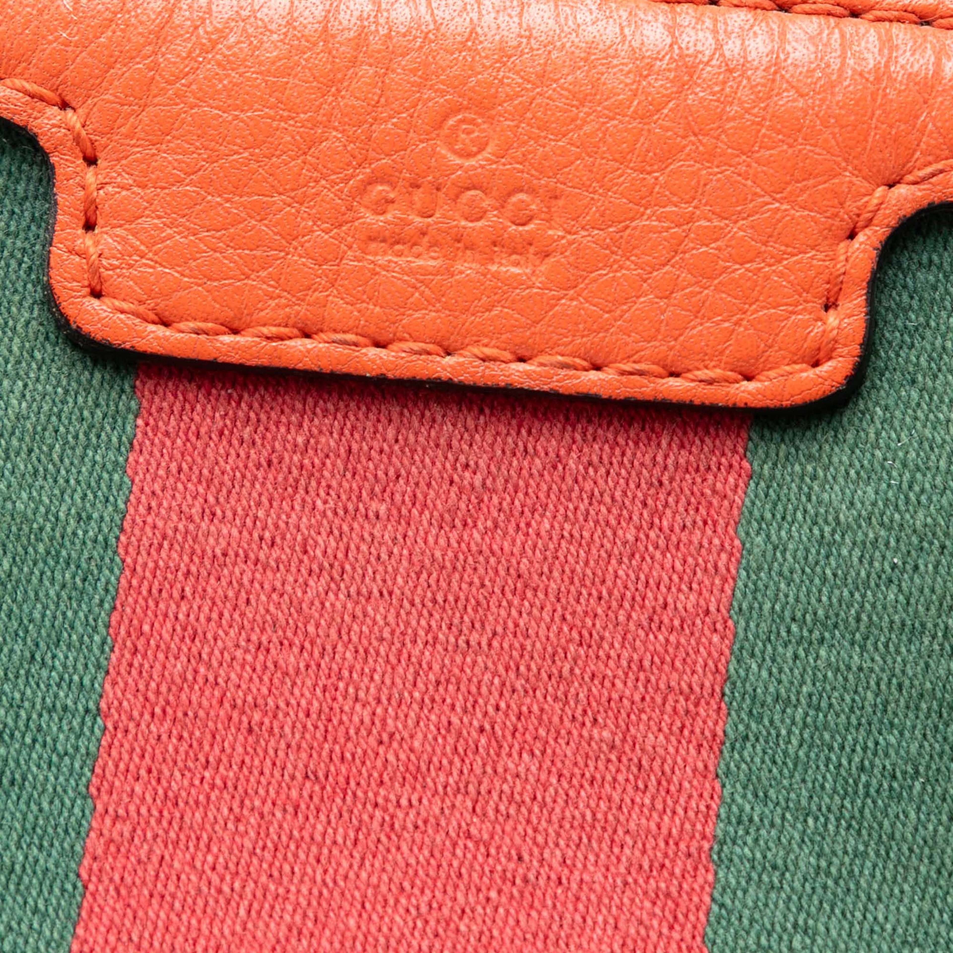 Gucci Medium Gg Canvas Web Joy Boston Bag, från Luxclusif, i färgen beige. Klicka för att öppna bilden i stort format