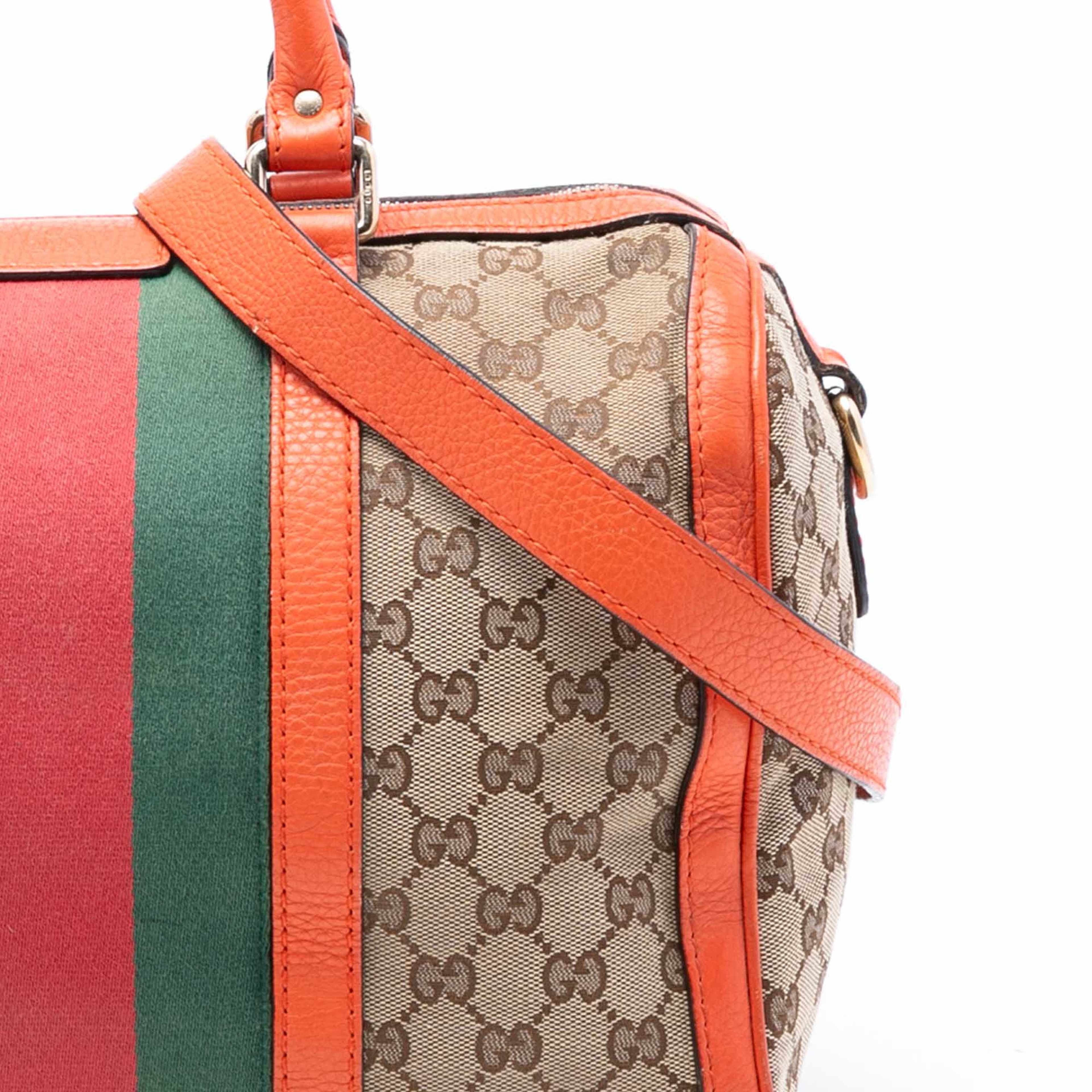 Gucci Medium Gg Canvas Web Joy Boston Bag, från Luxclusif, i färgen beige. Klicka för att öppna bilden i stort format