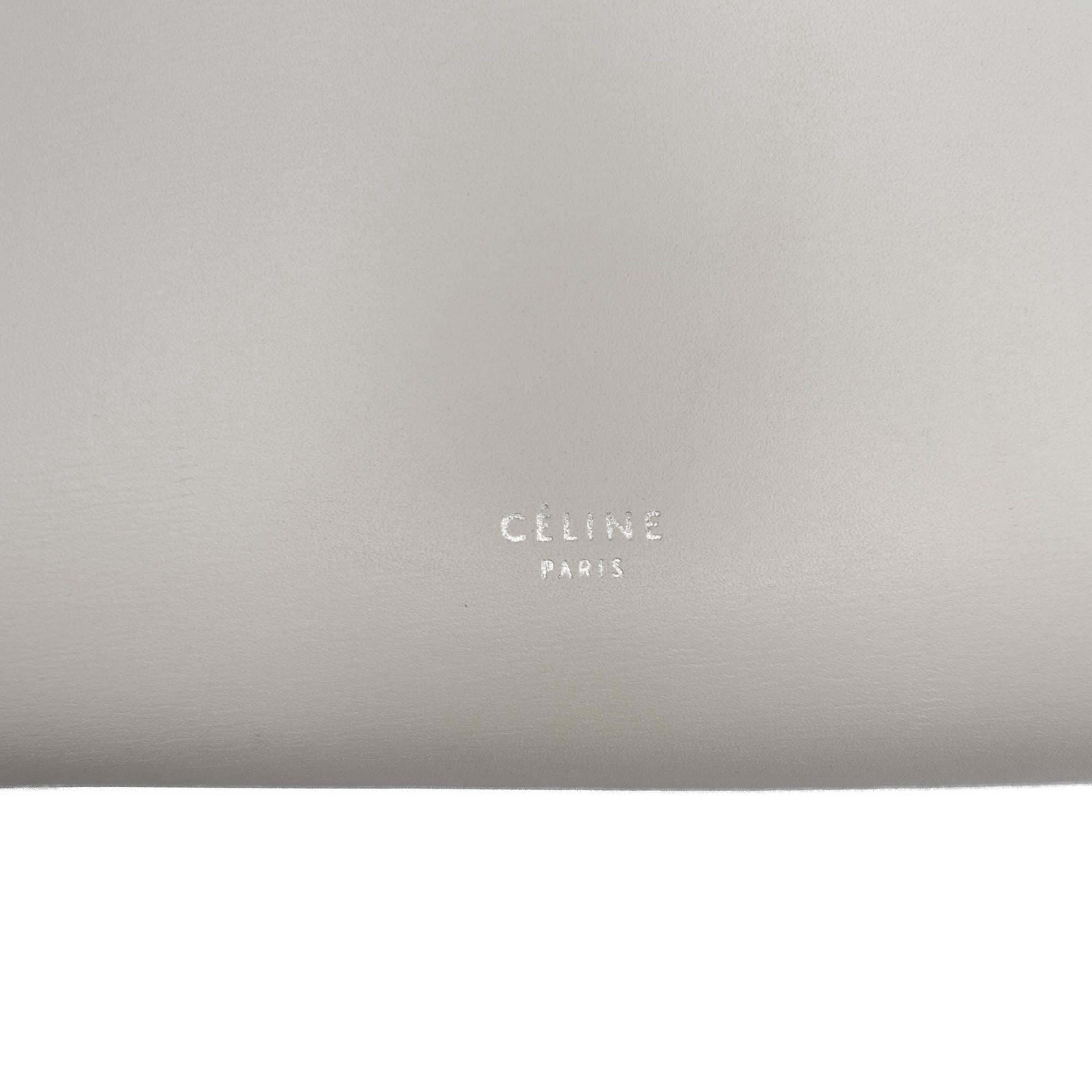 Celine Mini Smooth Calfskin Belt Bag, från Luxclusif, i färgen white. Klicka för att öppna bilden i stort format