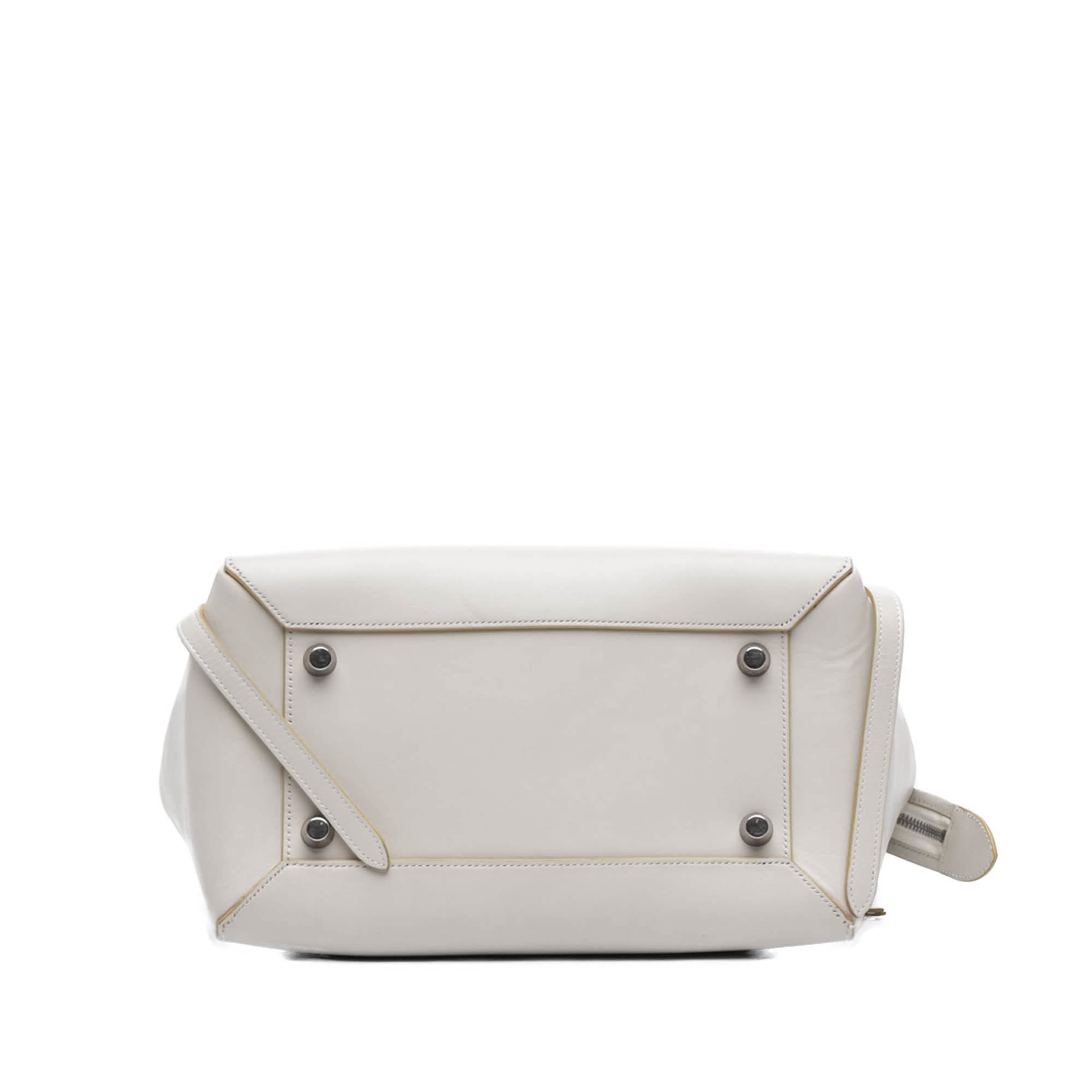 Celine Mini Smooth Calfskin Belt Bag, från Luxclusif, i färgen white. Klicka för att öppna bilden i stort format