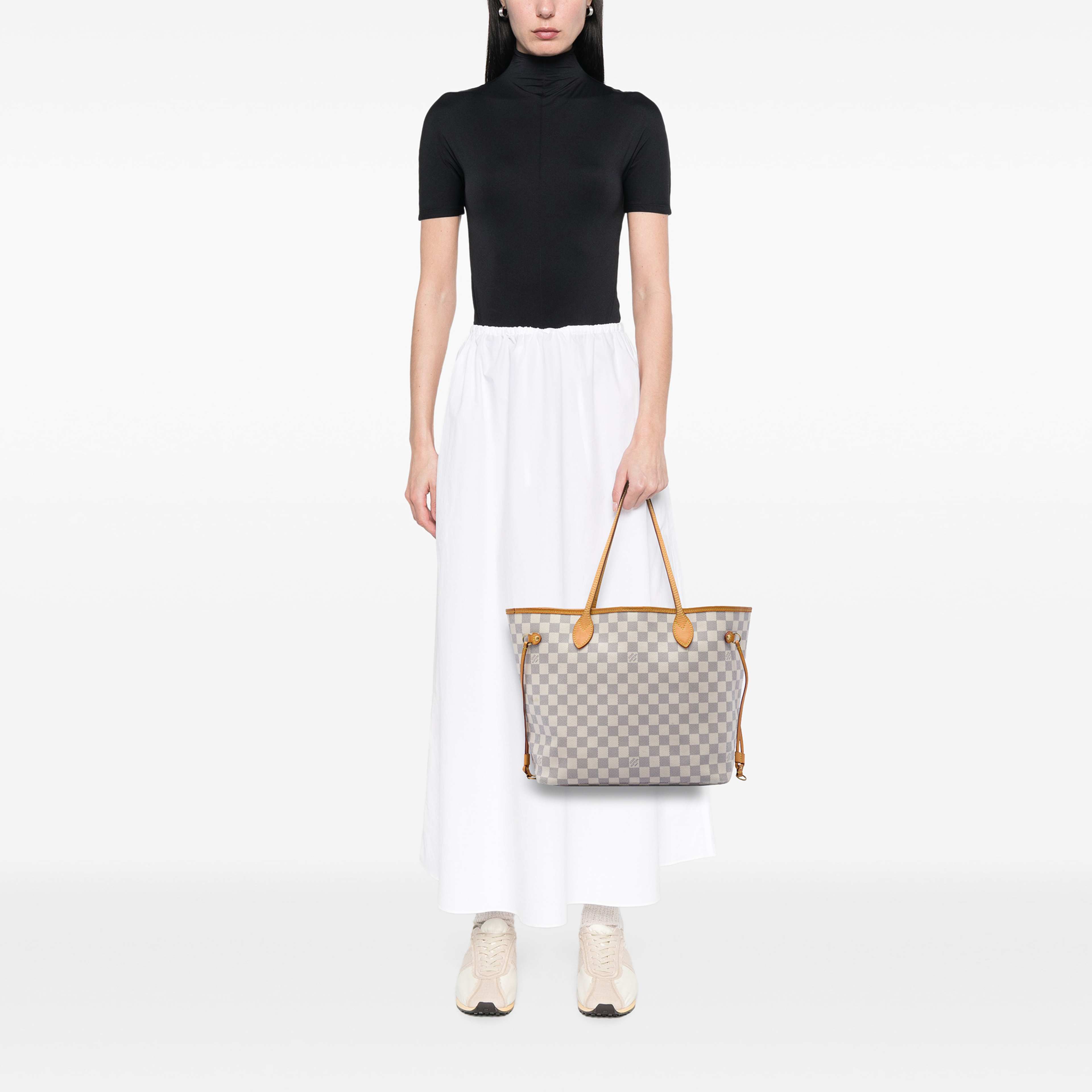 Louis Vuitton Damier Azur Neverfull Mm, från Luxclusif, i färgen vit. Klicka för att öppna bilden i stort format