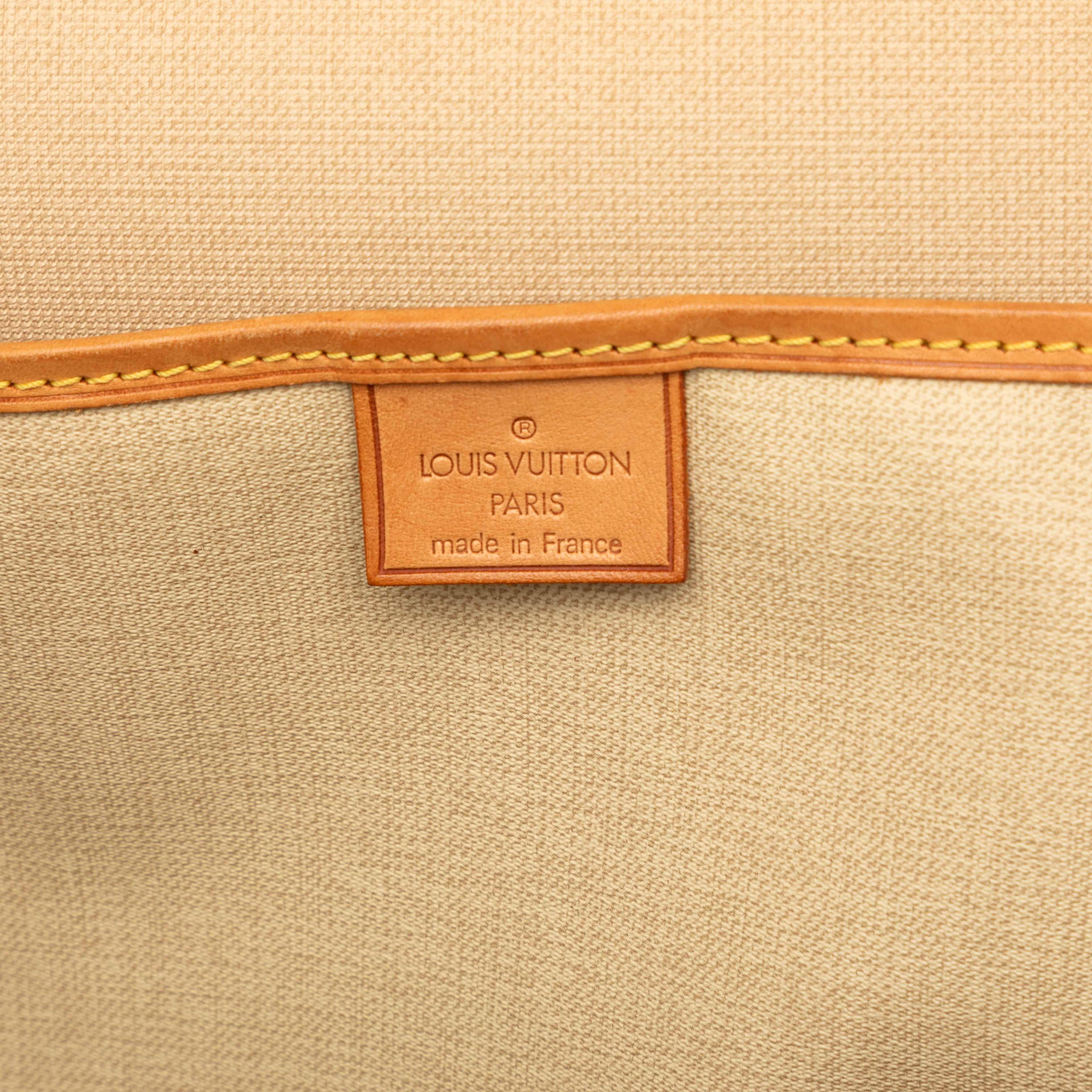Louis Vuitton Monogram Excursion, från Luxclusif, i färgen brun. Klicka för att öppna bilden i stort format