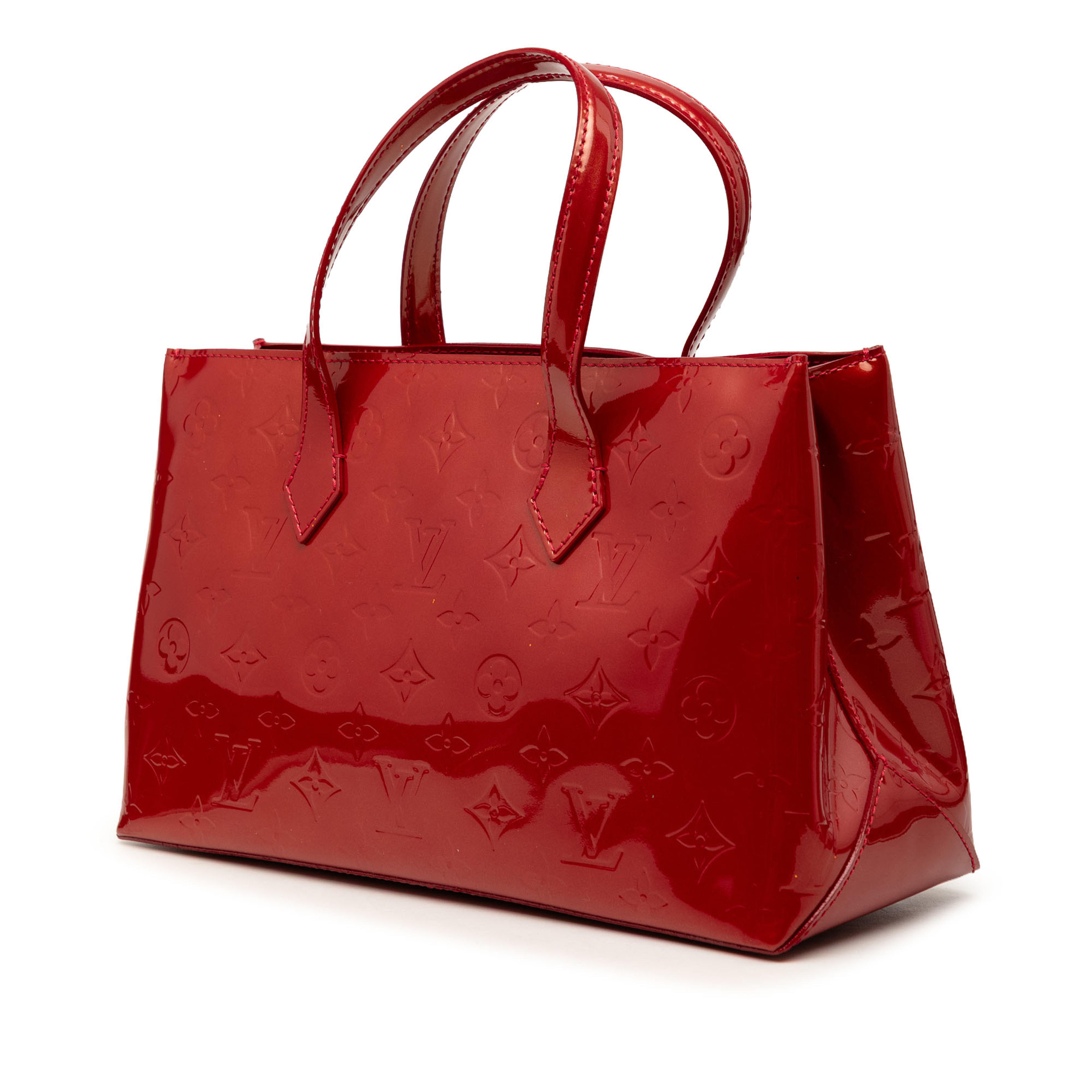 Louis Vuitton Monogram Vernis Wilshire Pm, från Luxclusif, i färgen röd. Klicka för att öppna bilden i stort format