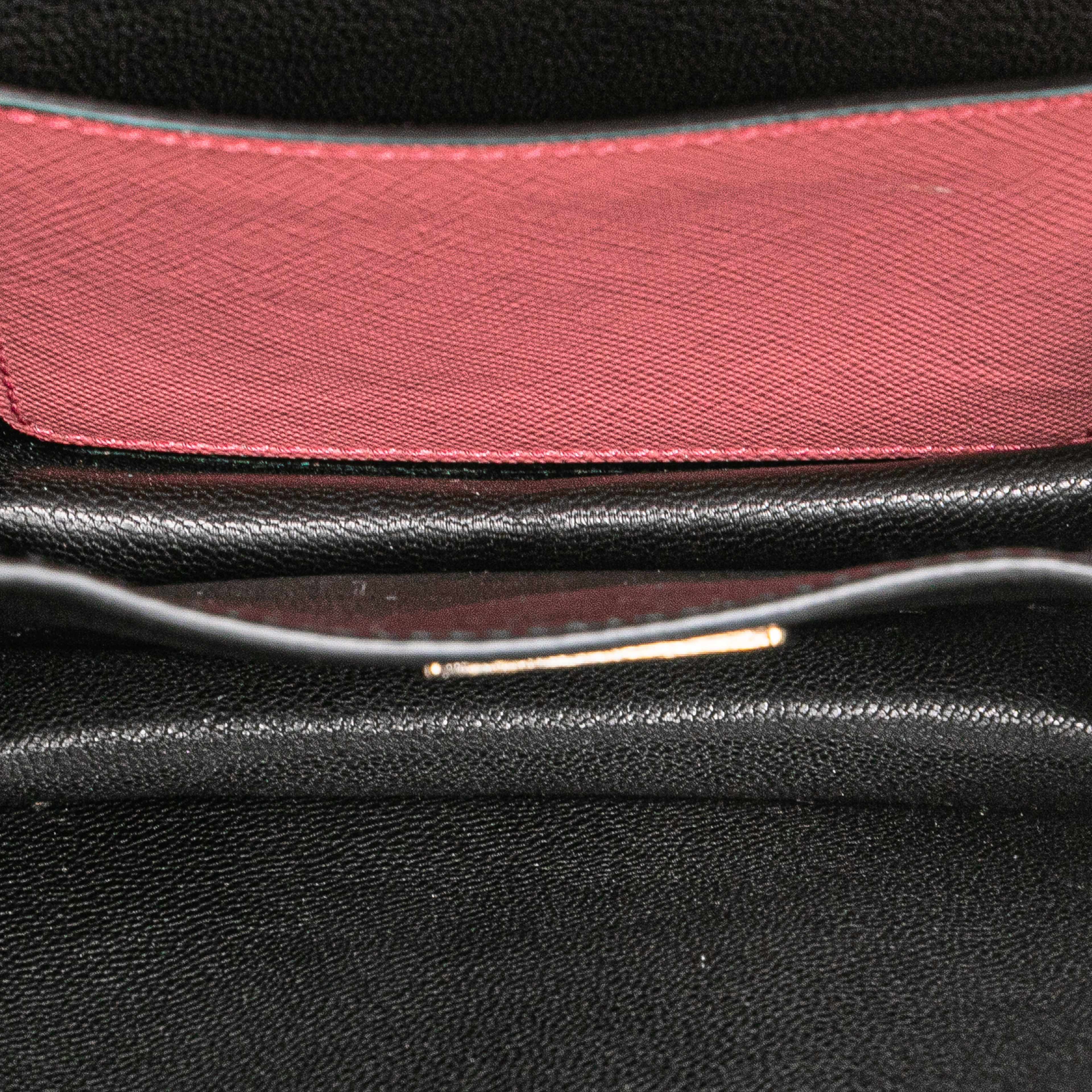 Prada Mini Saffiano Lux Sound Satchel, från Luxclusif, i färgen pink. Klicka för att öppna bilden i stort format