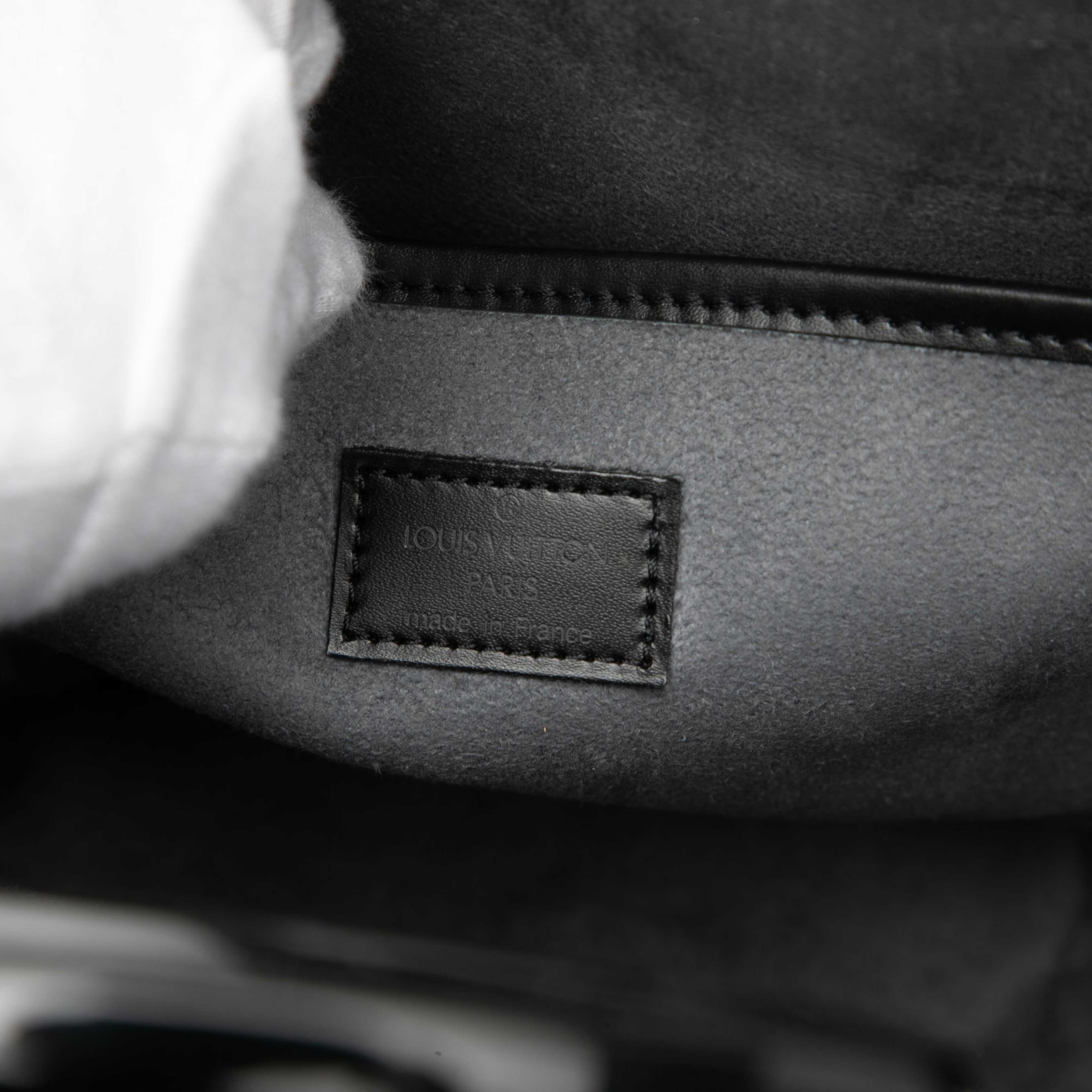 Louis Vuitton Epi Noctambule, från Luxclusif, i färgen svart. Klicka för att öppna bilden i stort format