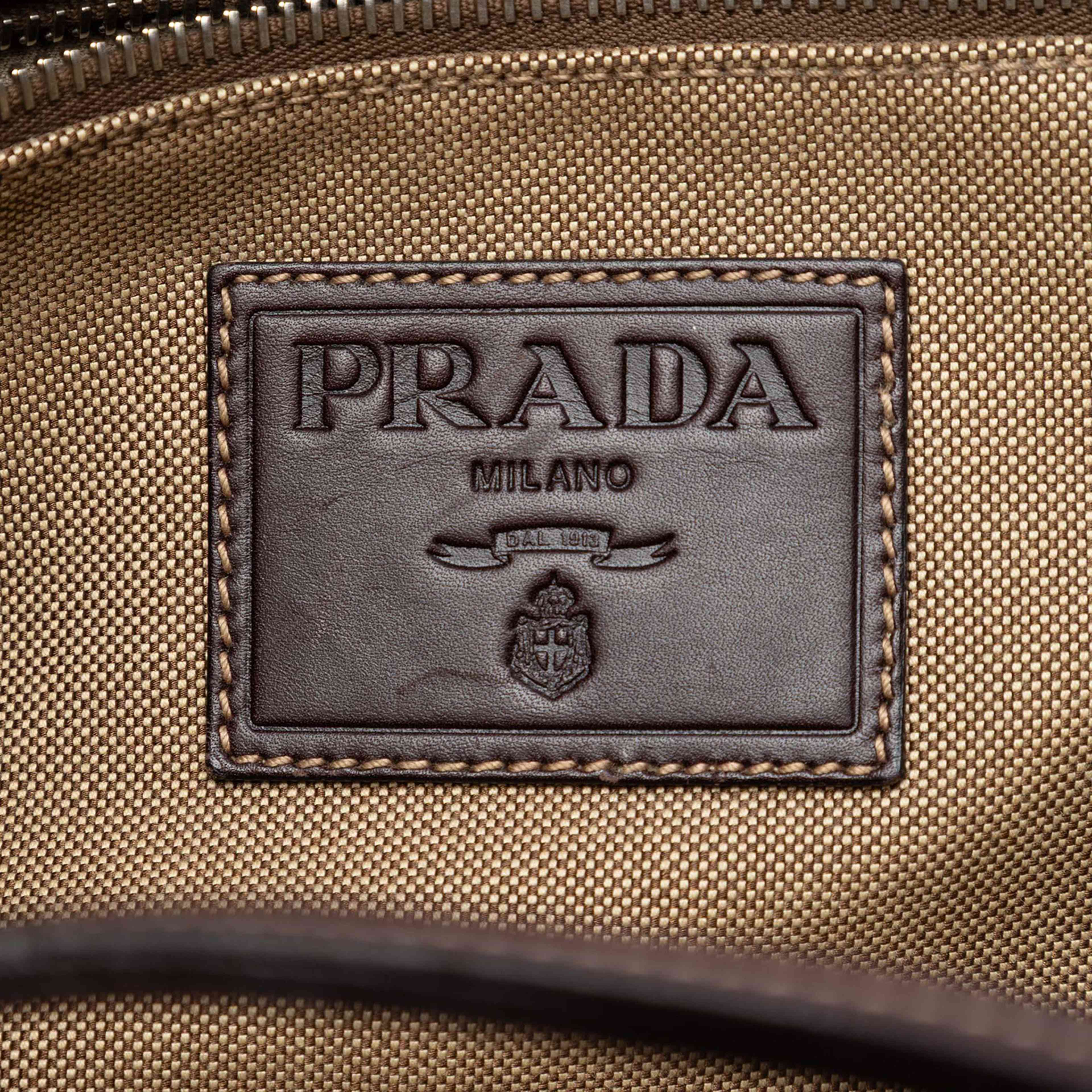 Prada Canvas Canapa Logo Tote, från Luxclusif, i färgen light brown. Klicka för att öppna bilden i stort format