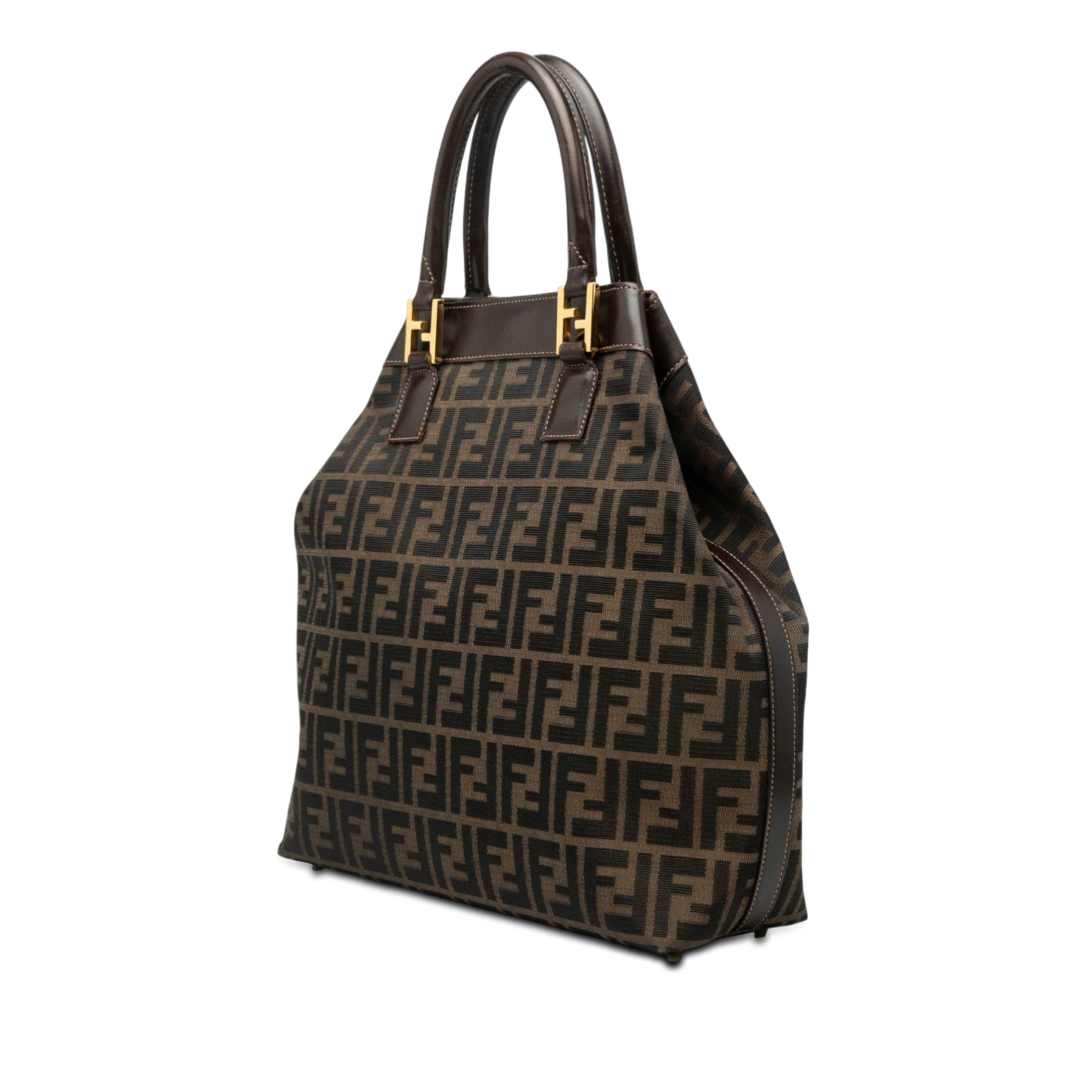 Fendi Zucca Canvas Tote, från Luxclusif, i färgen brown. Klicka för att öppna bilden i stort format