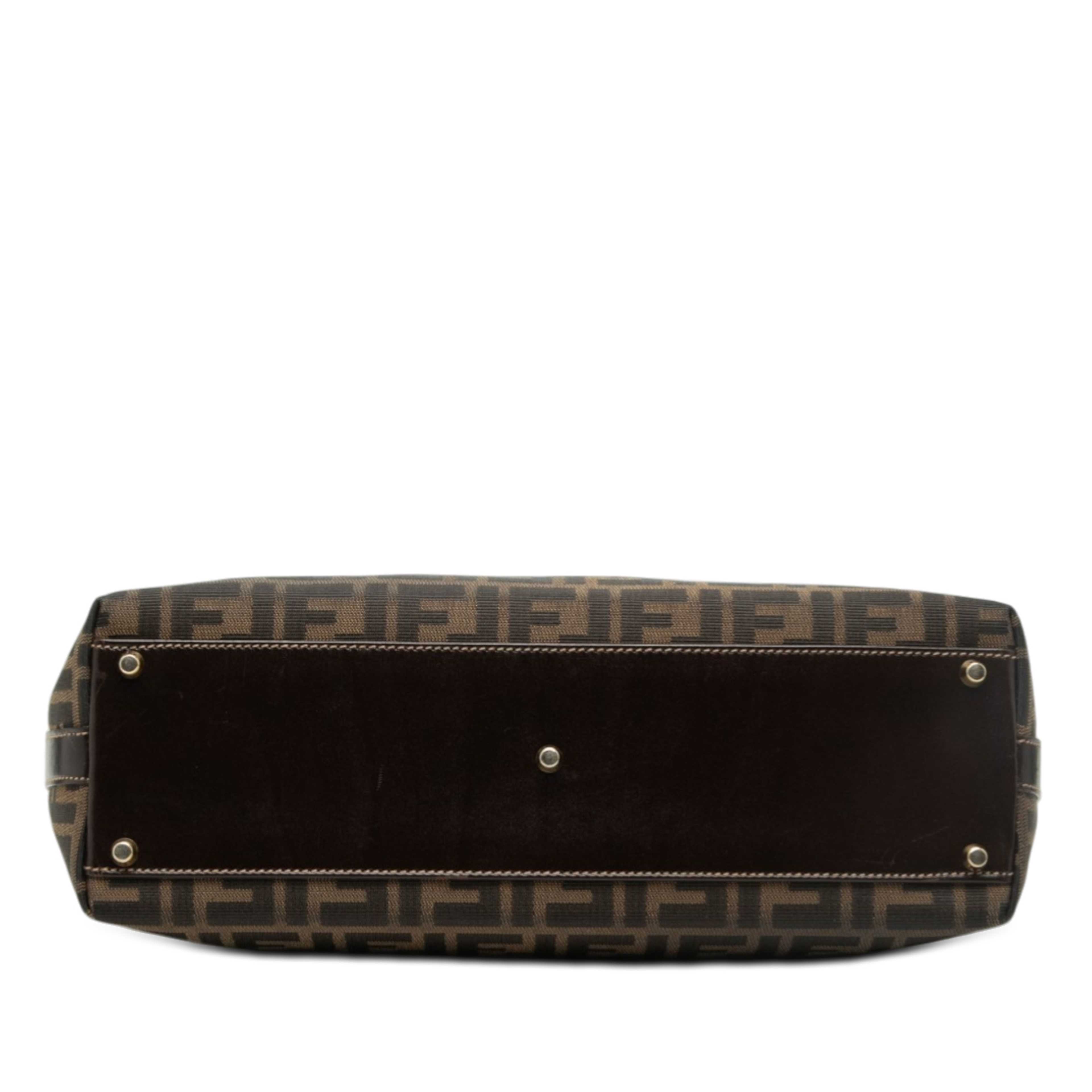 Fendi Zucca Canvas Tote, från Luxclusif, i färgen brown. Klicka för att öppna bilden i stort format