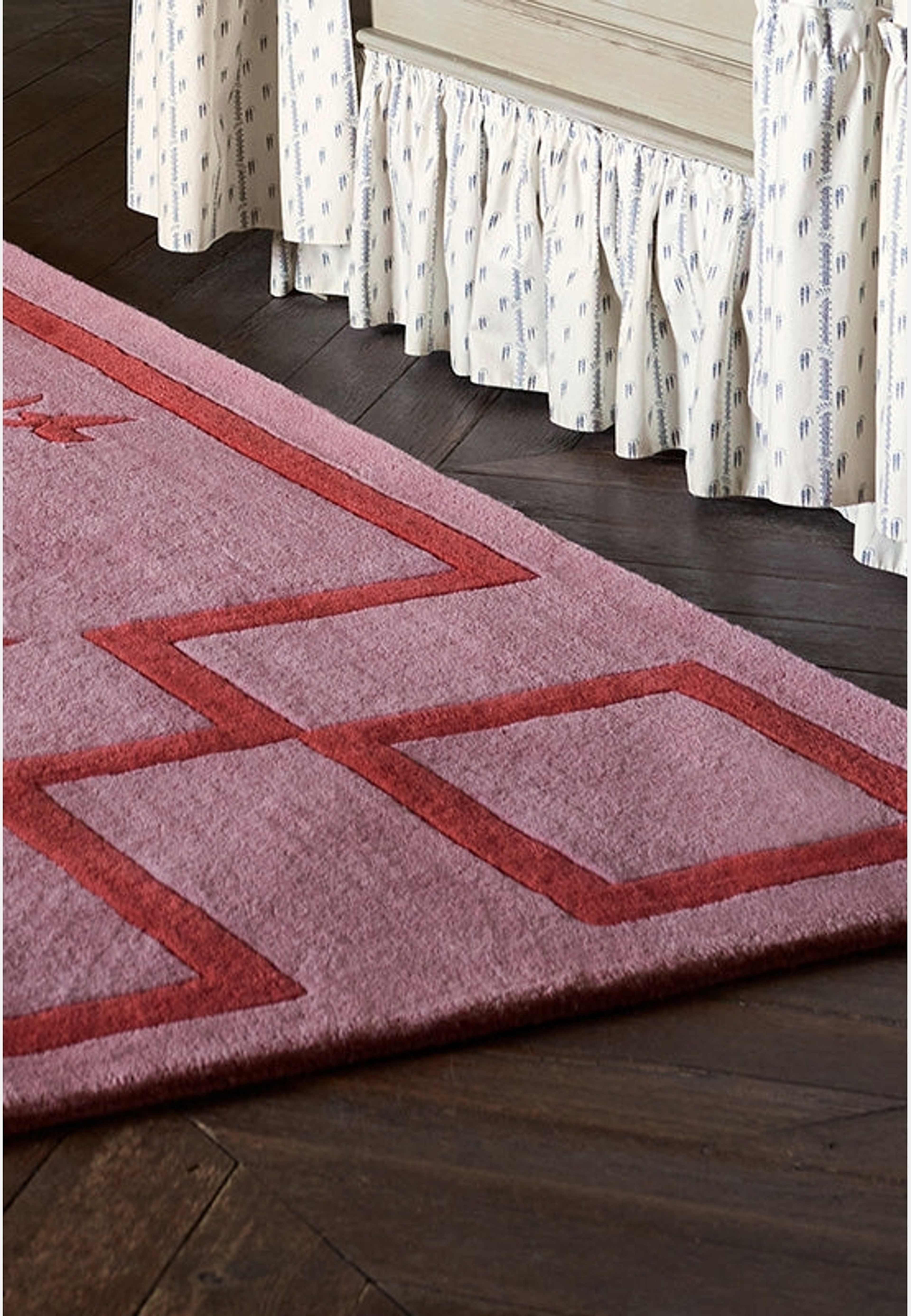 Chinoiserie Scarlet Pink, från Layered, i färgen scarlet pink. Klicka för att öppna bilden i stort format