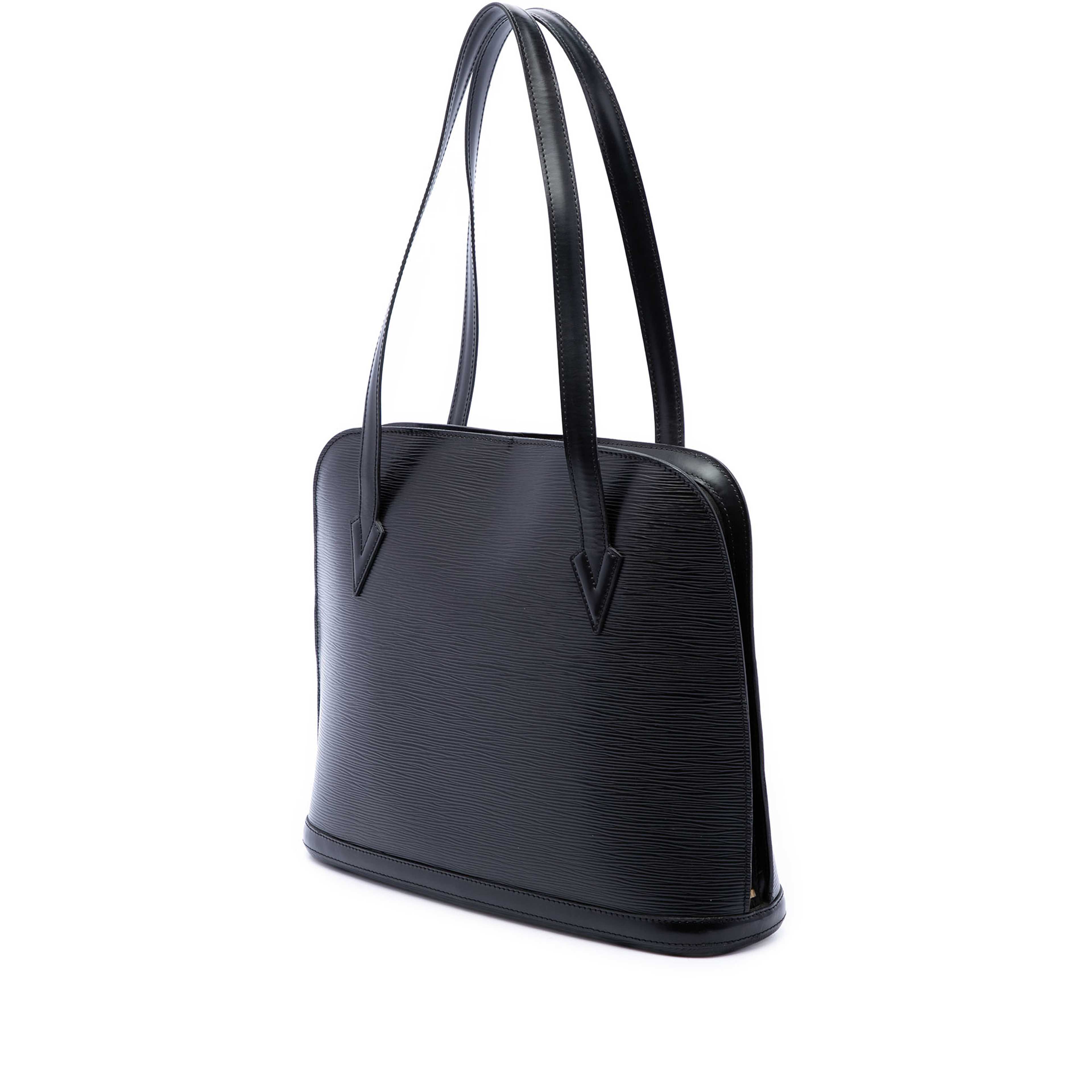 Louis Vuitton Epi Lussac, från Luxclusif, i färgen svart. Klicka för att öppna bilden i stort format