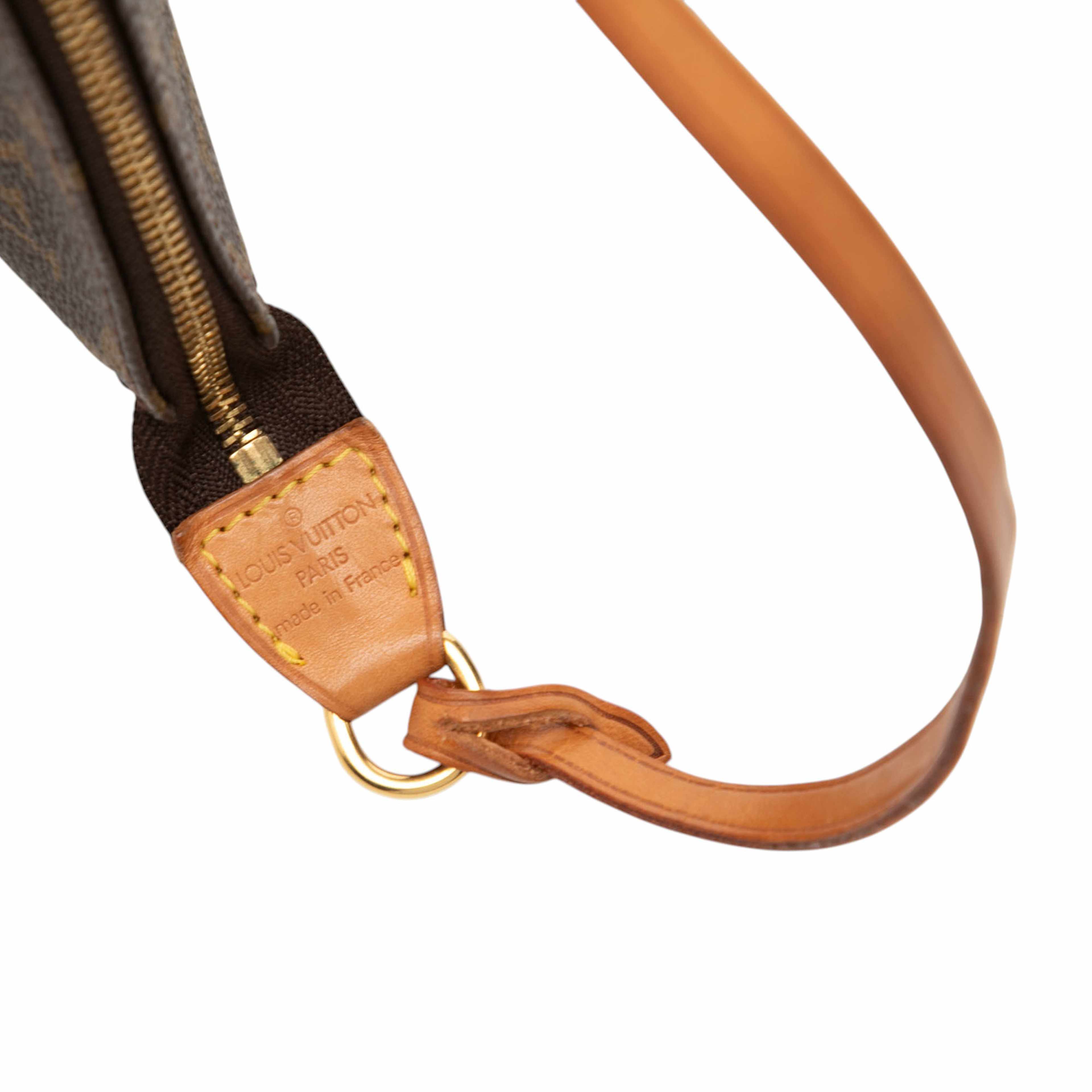 Louis Vuitton Monogram Pochette Accessoires, från Luxclusif, i färgen brun. Klicka för att öppna bilden i stort format