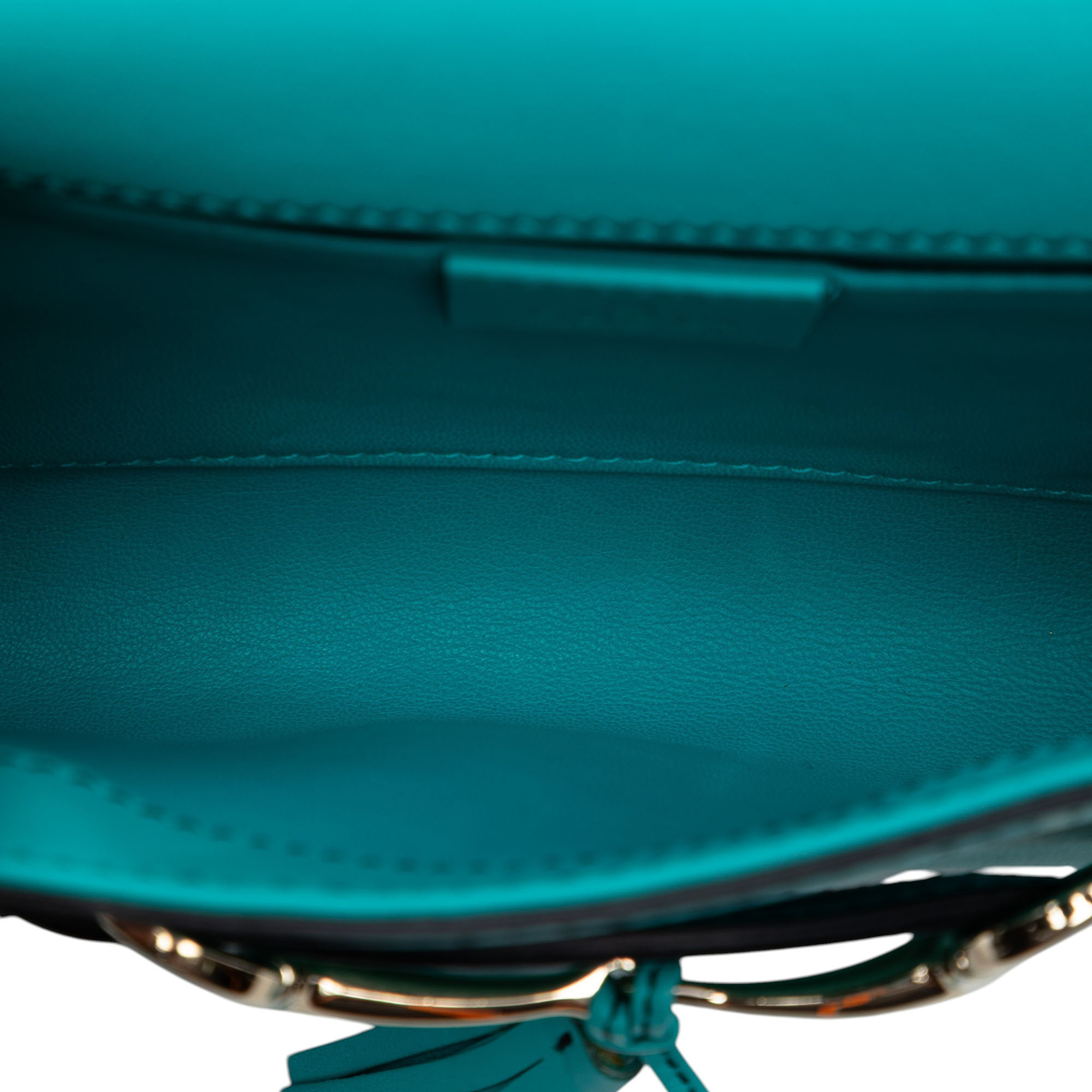 Gucci Small Leather Emily Crossbody, från Luxclusif, i färgen turquoise. Klicka för att öppna bilden i stort format